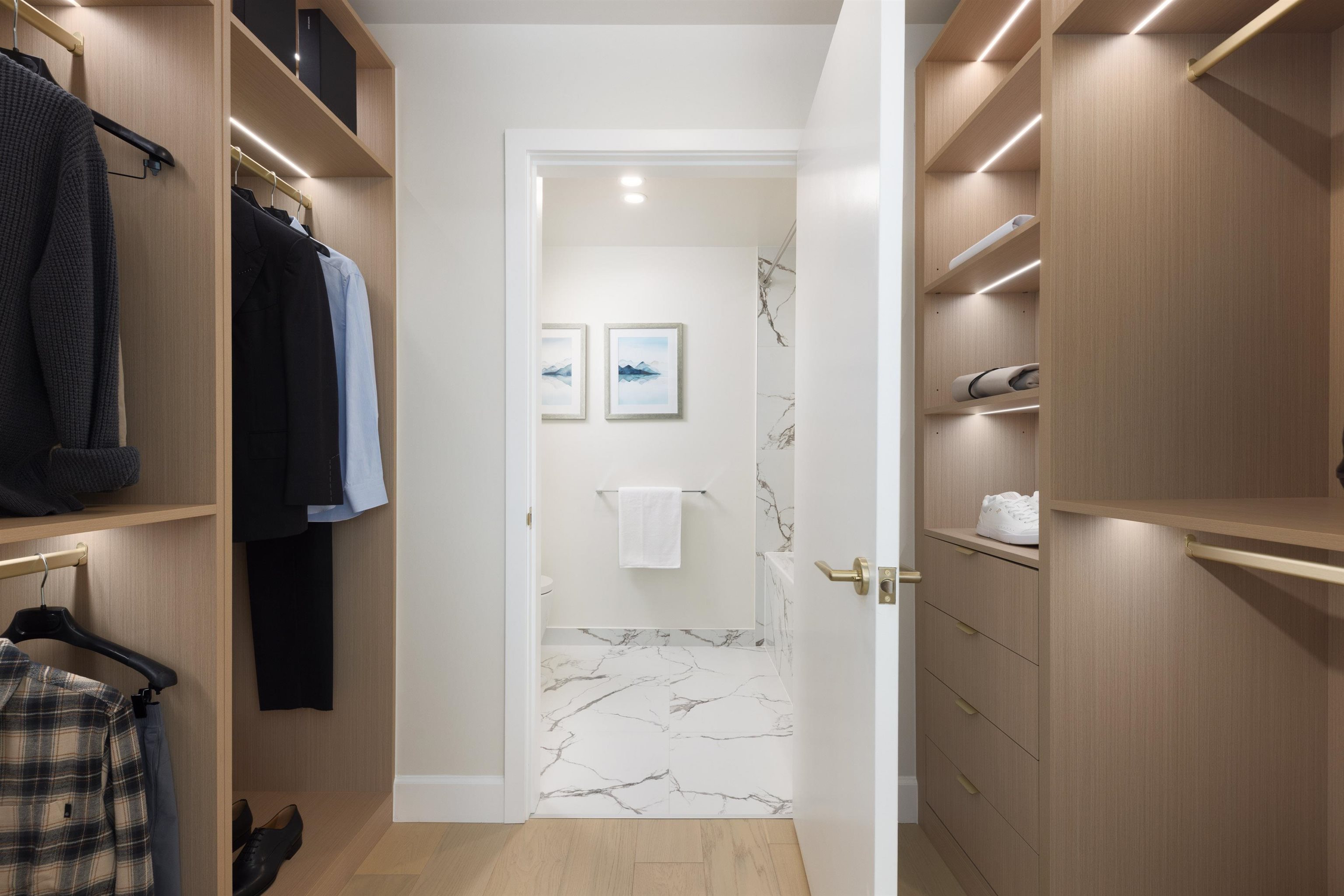 205 3668 W 10TH AVENUE Unit: 205