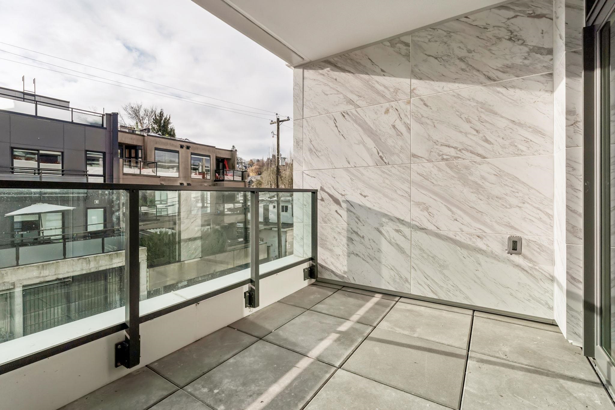 304 3668 W 10TH AVENUE Unit: 304