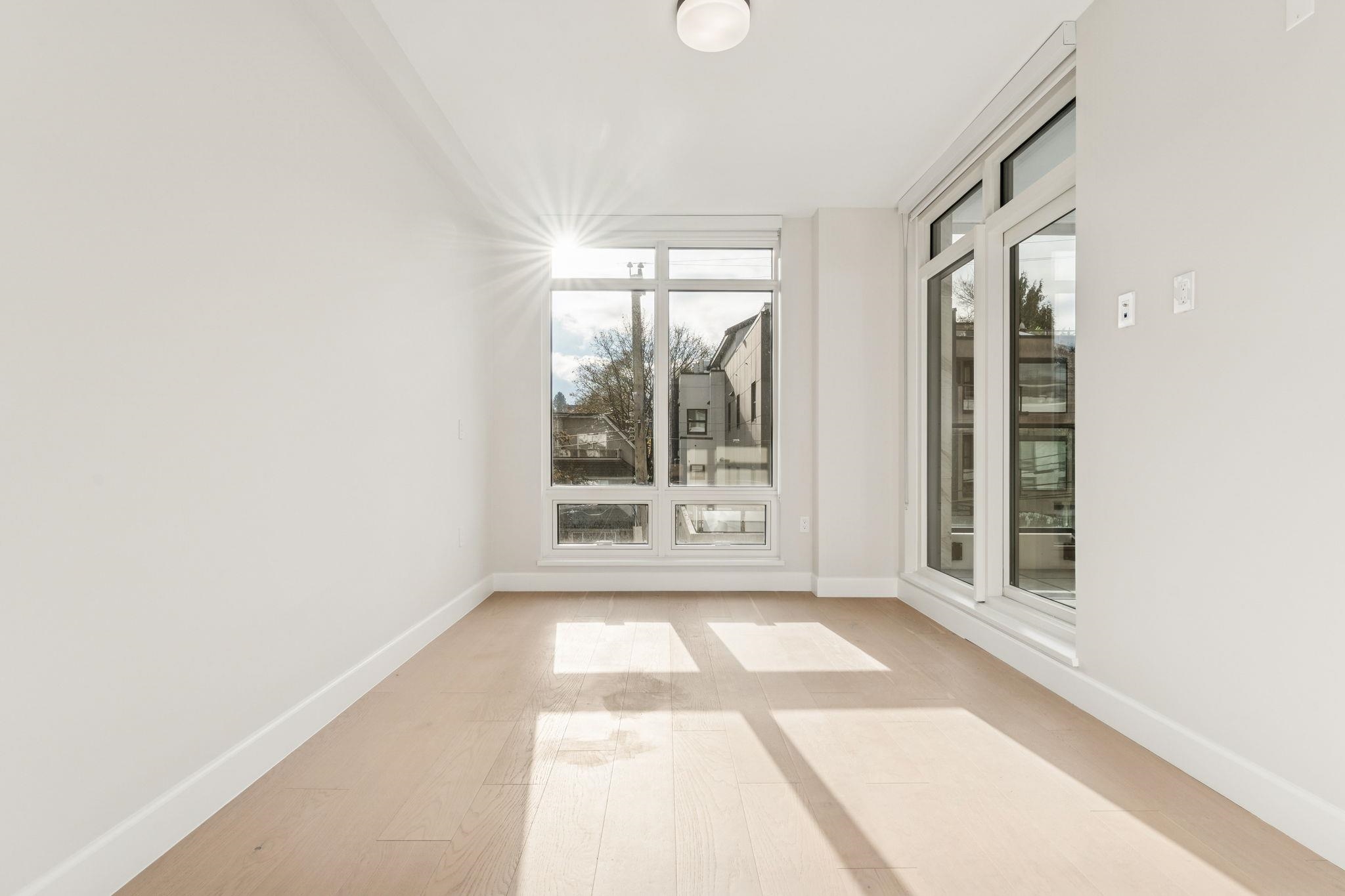 304 3668 W 10TH AVENUE Unit: 304