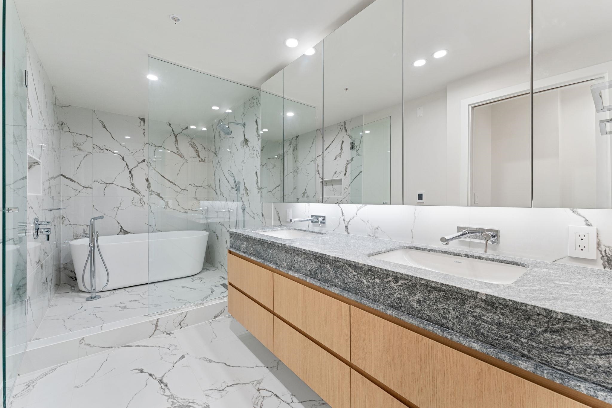 304 3668 W 10TH AVENUE Unit: 304