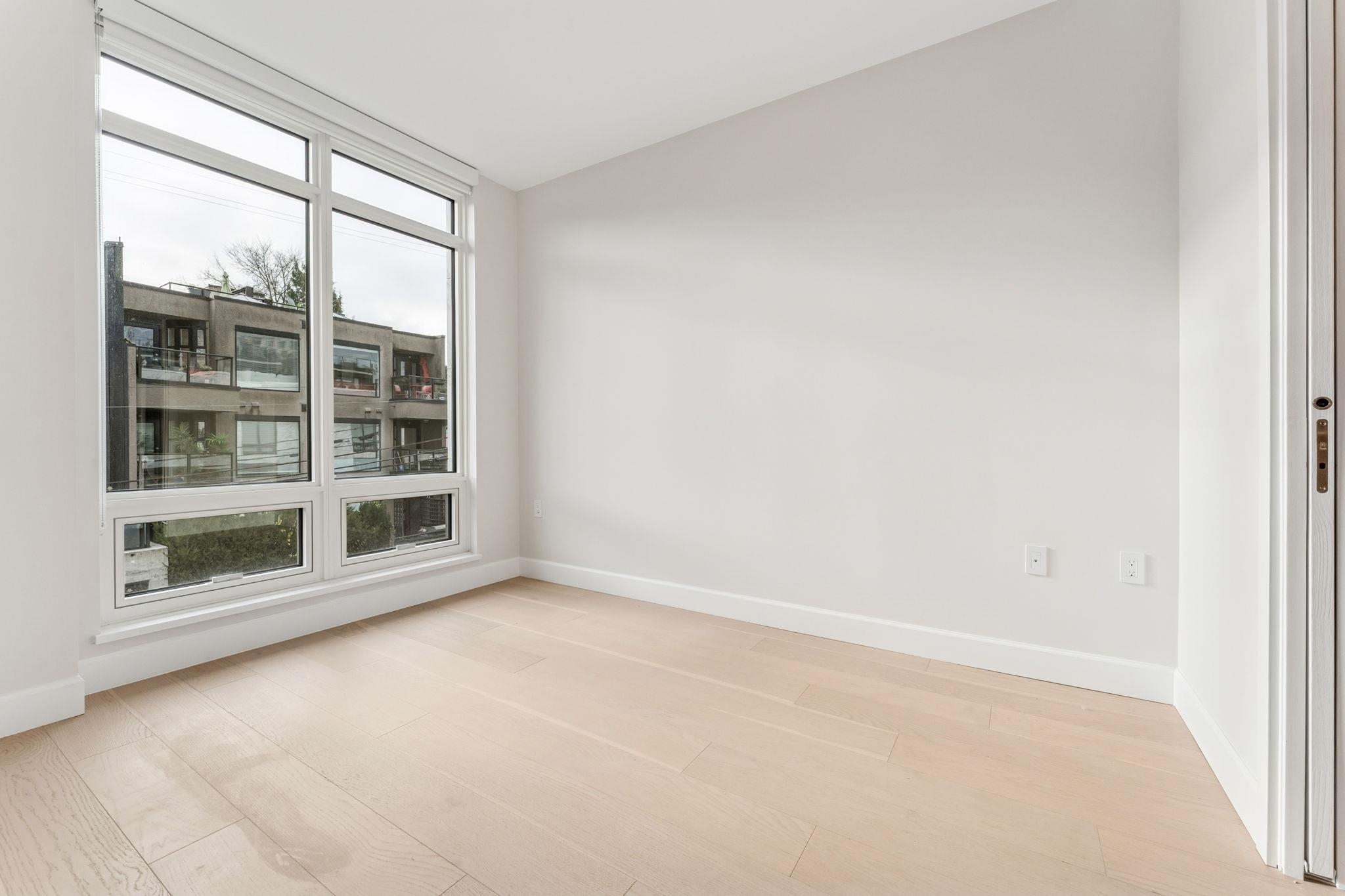 304 3668 W 10TH AVENUE Unit: 304