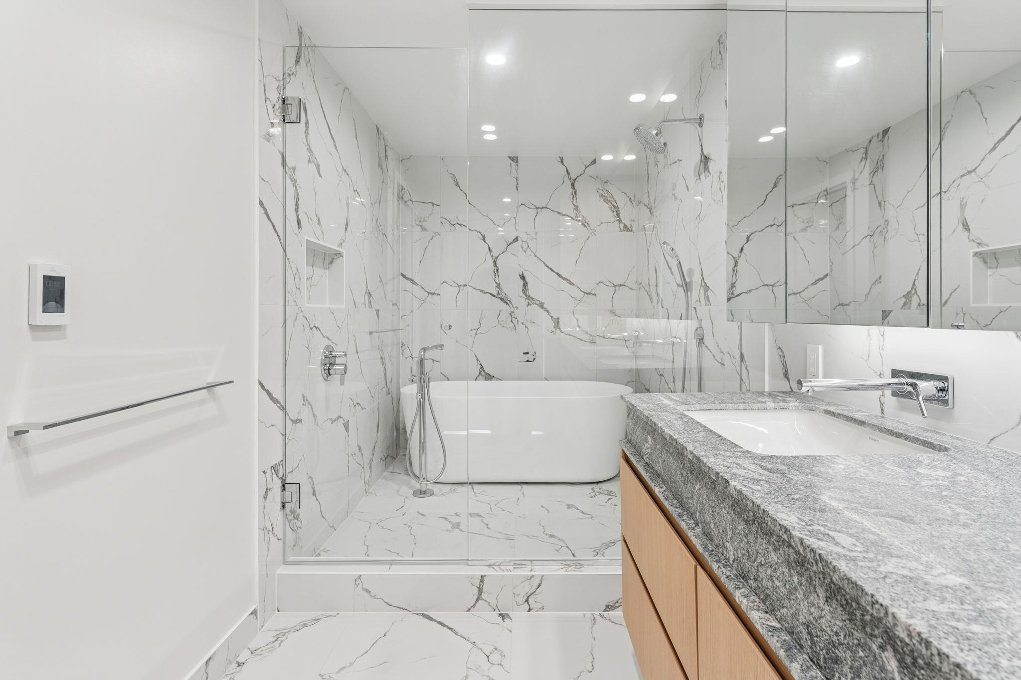 304 3668 W 10TH AVENUE Unit: 304