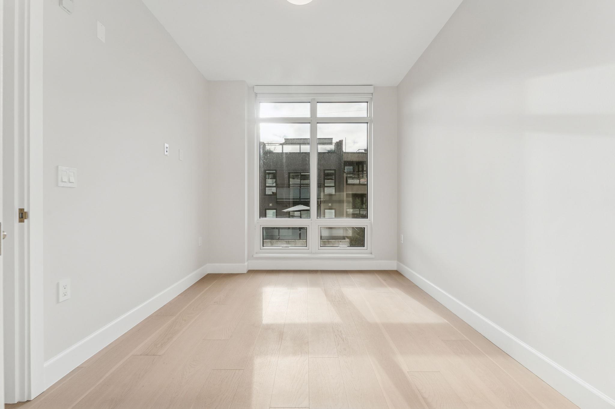 304 3668 W 10TH AVENUE Unit: 304
