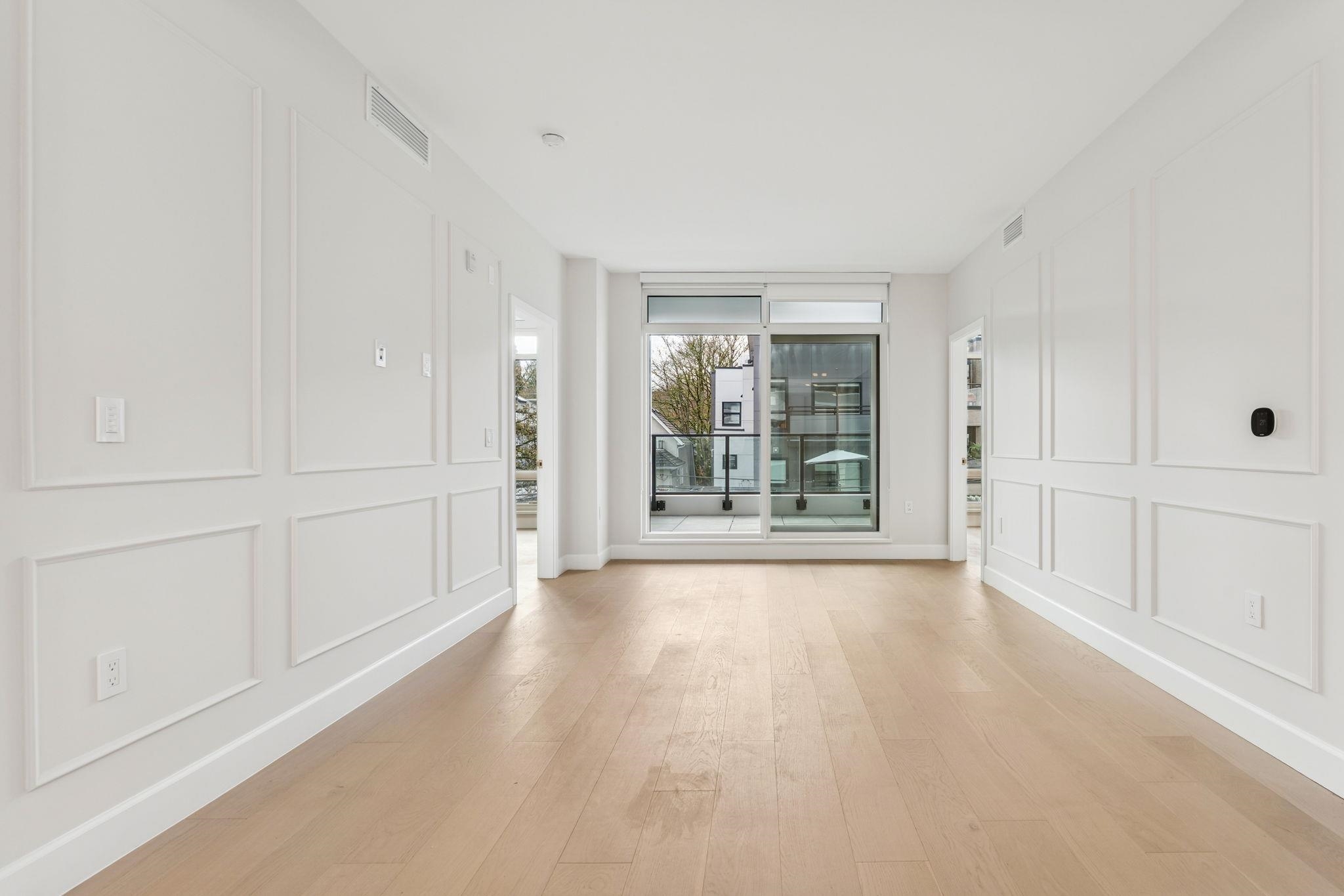 304 3668 W 10TH AVENUE Unit: 304