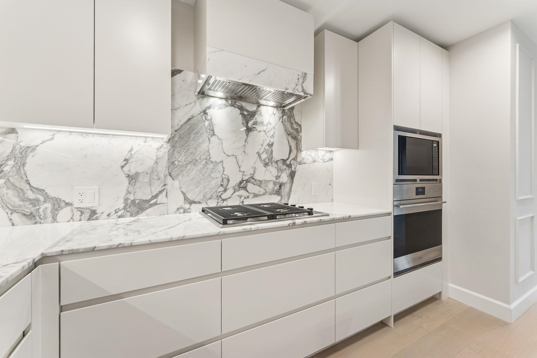 304 3668 W 10TH AVENUE Unit: 304