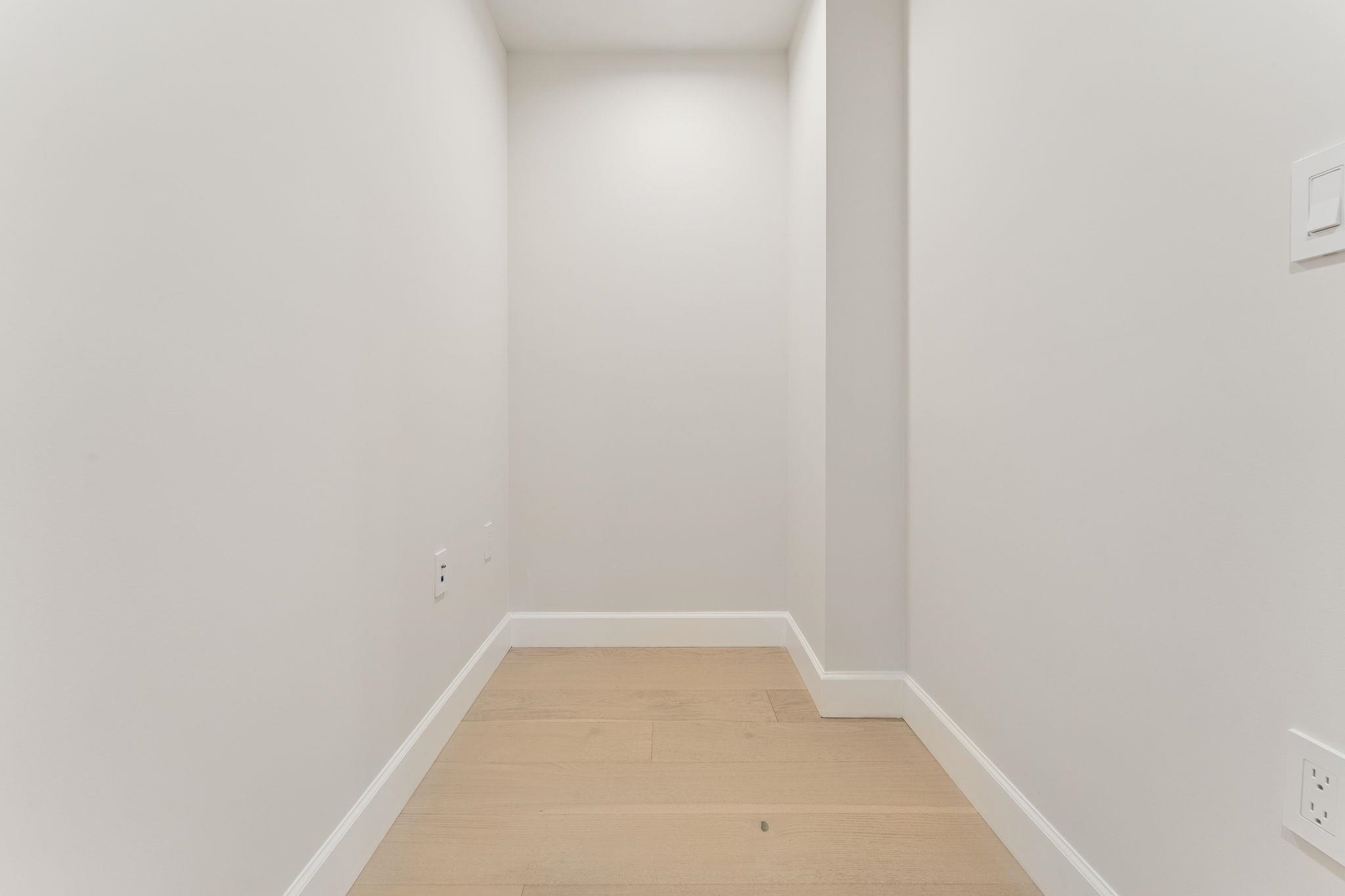 304 3668 W 10TH AVENUE Unit: 304