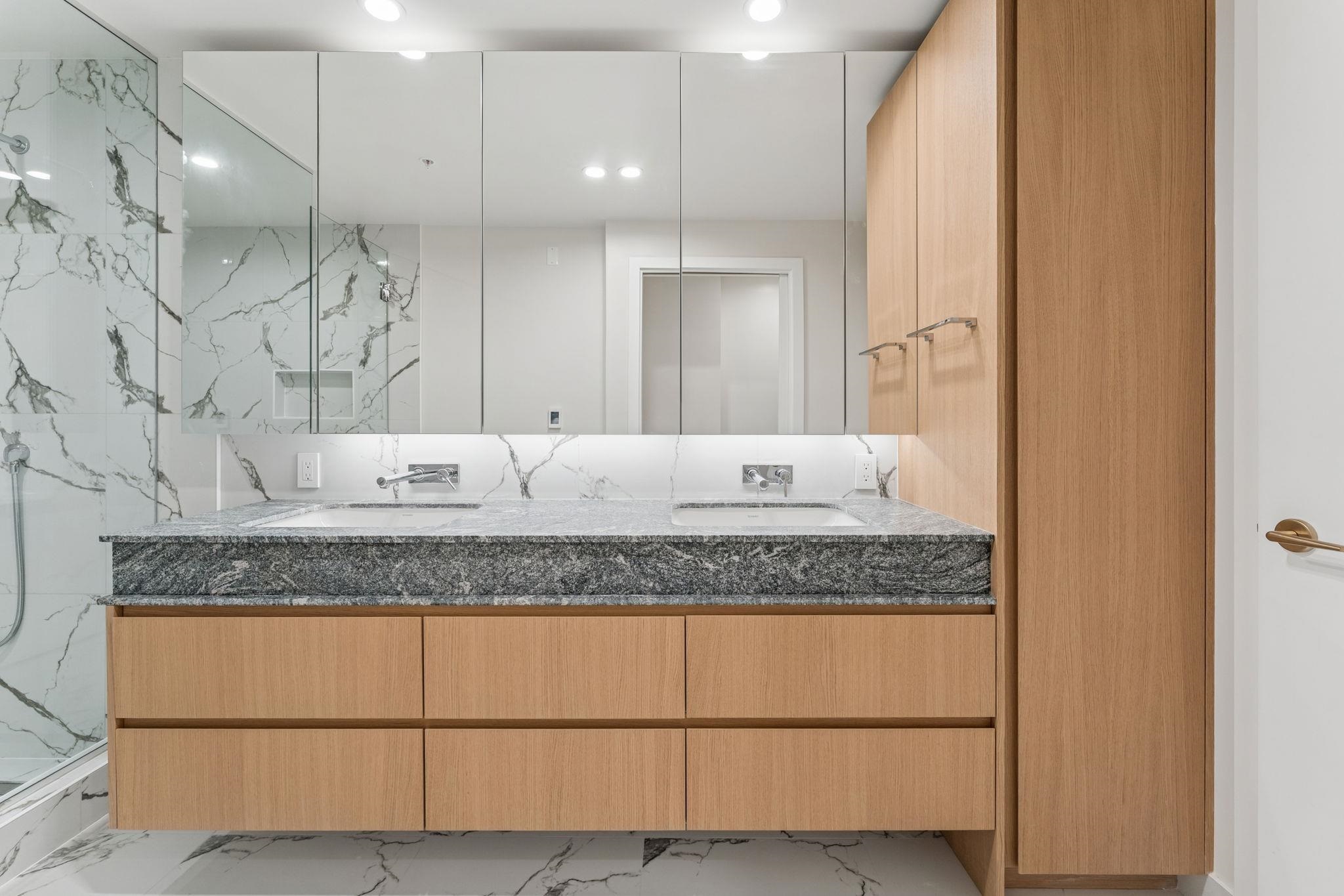 304 3668 W 10TH AVENUE Unit: 304