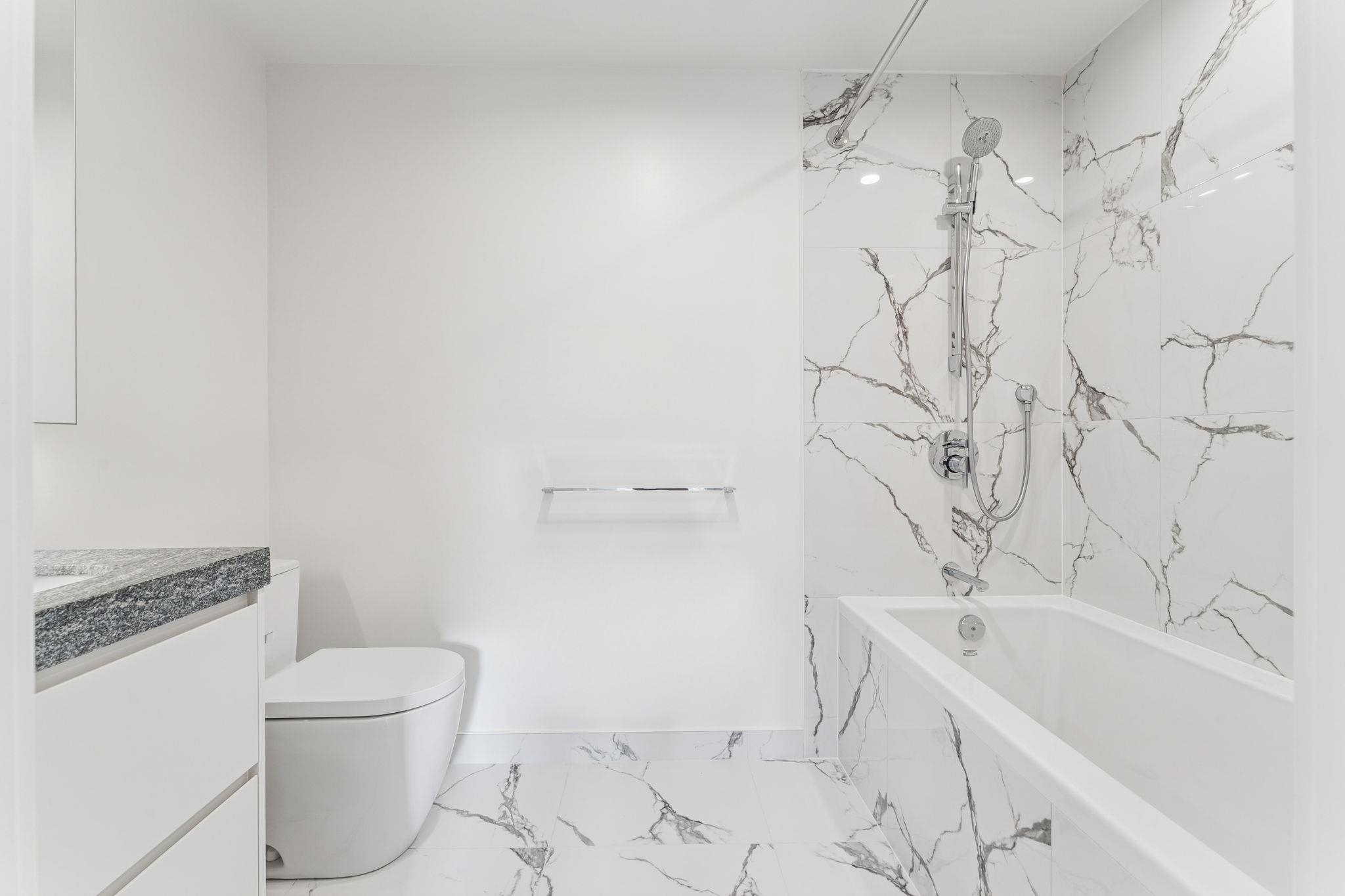 304 3668 W 10TH AVENUE Unit: 304
