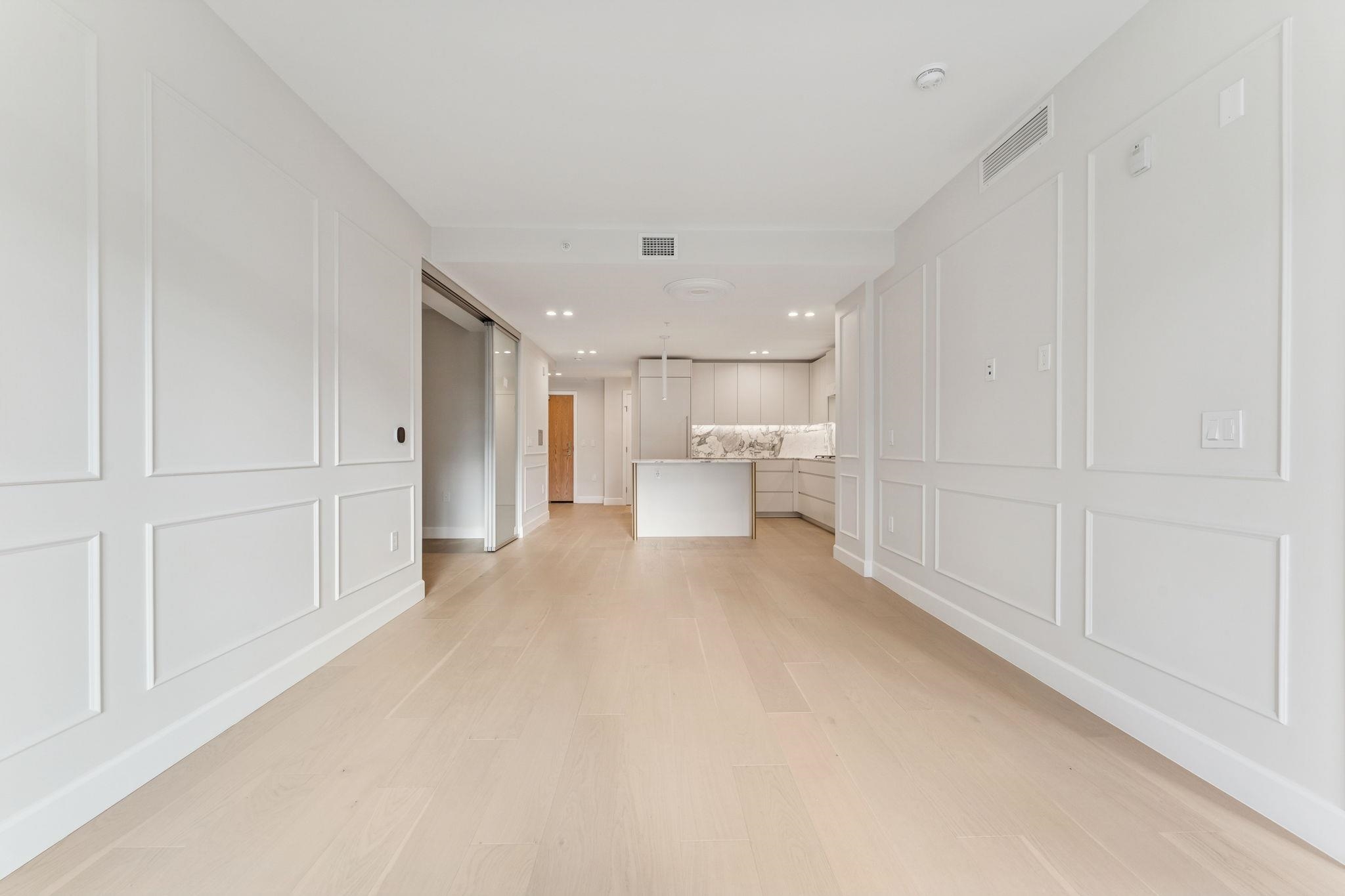 304 3668 W 10TH AVENUE Unit: 304