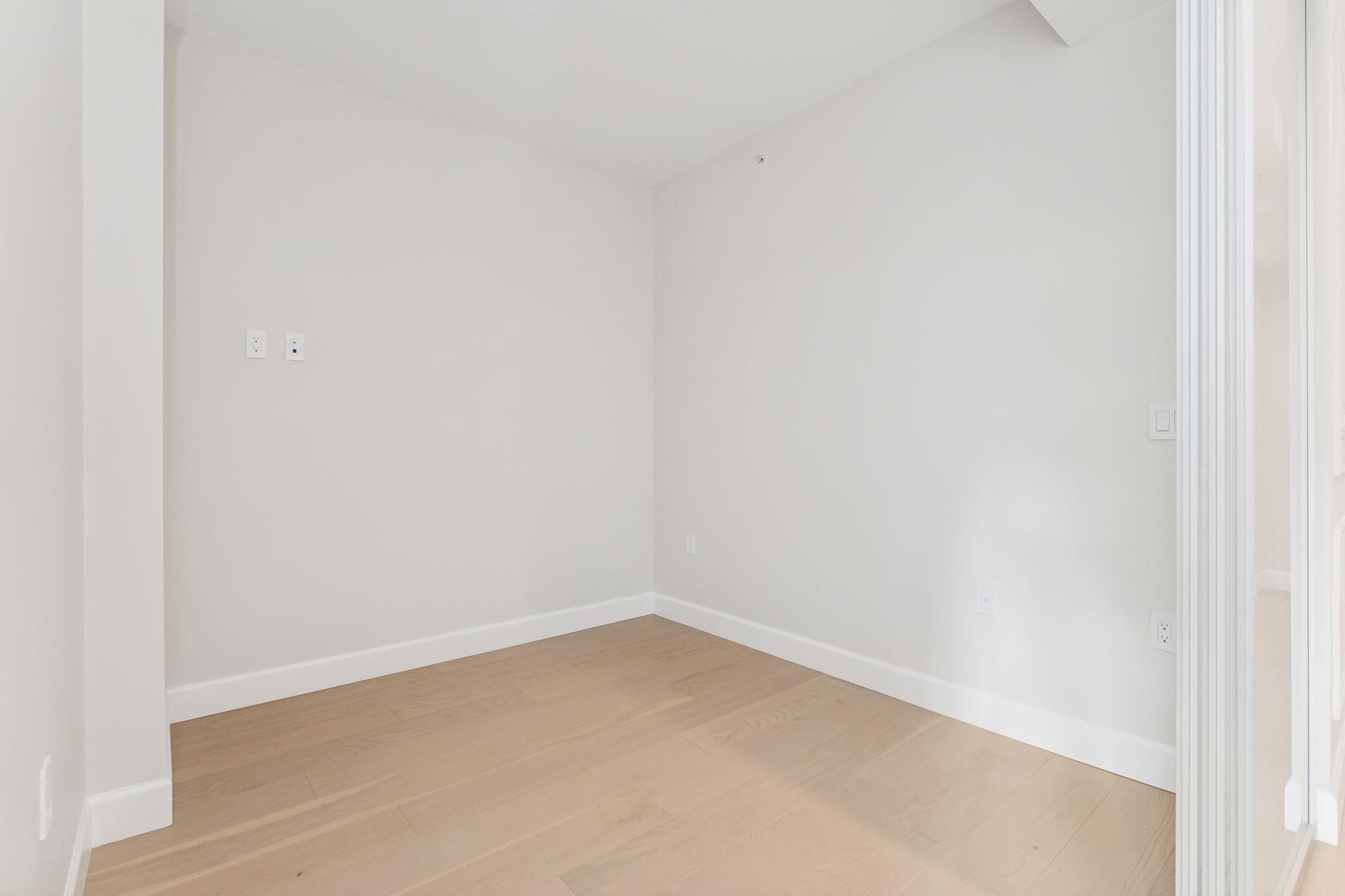 304 3668 W 10TH AVENUE Unit: 304