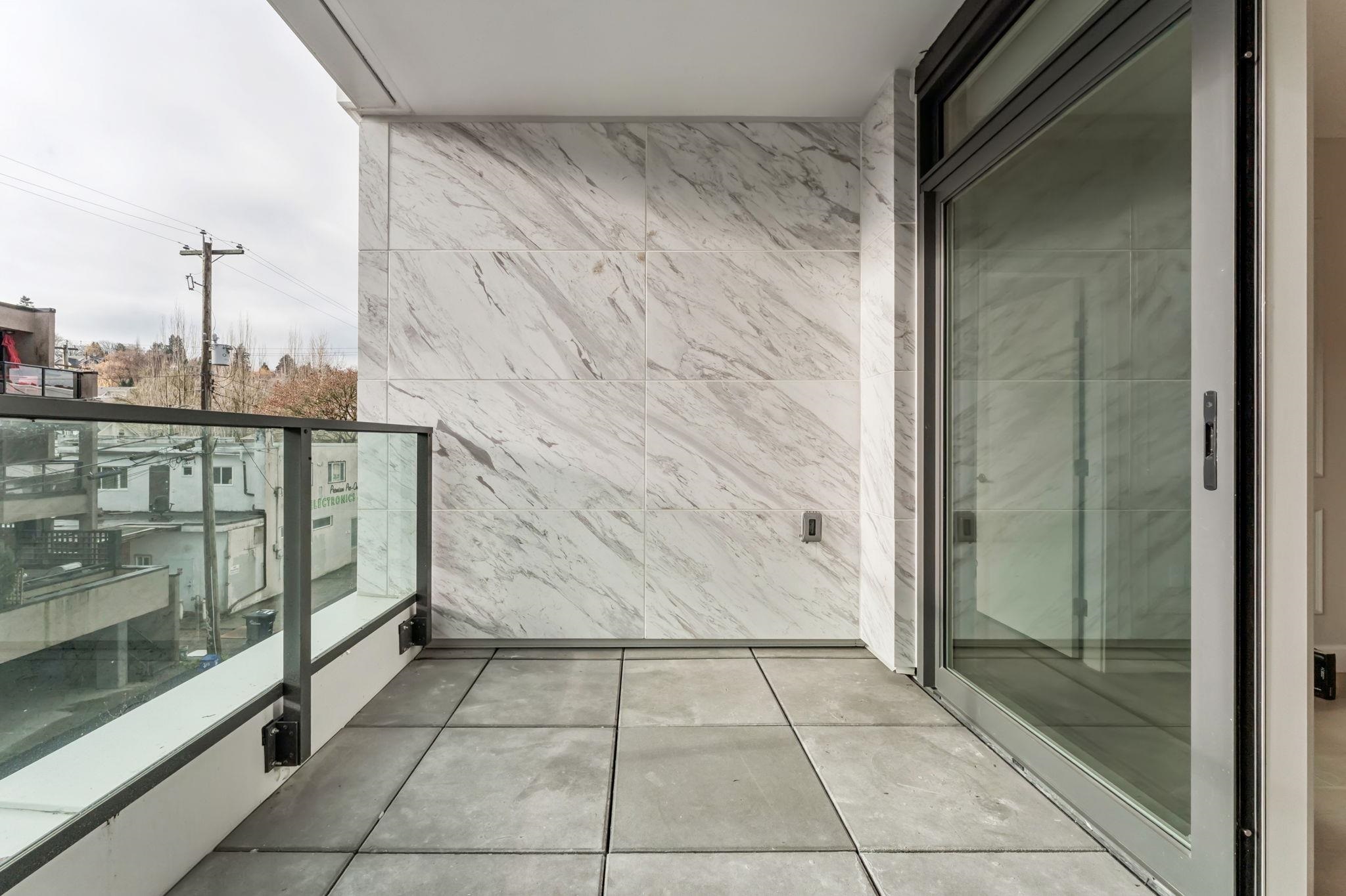 304 3668 W 10TH AVENUE Unit: 304