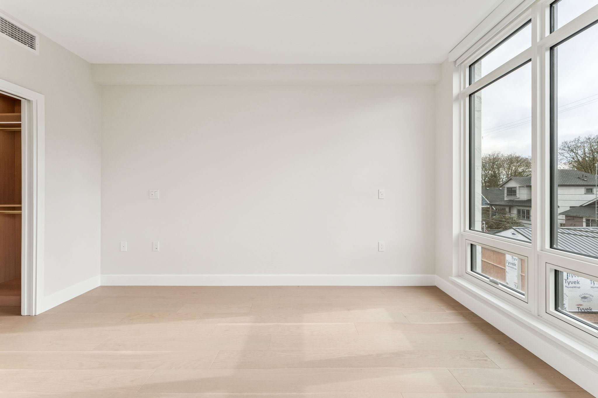 304 3668 W 10TH AVENUE Unit: 304