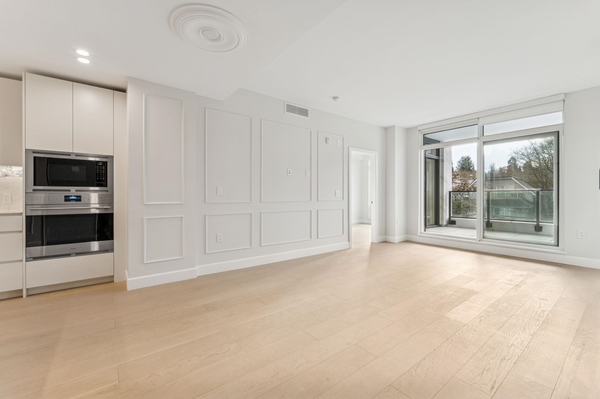 304 3668 W 10TH AVENUE Unit: 304