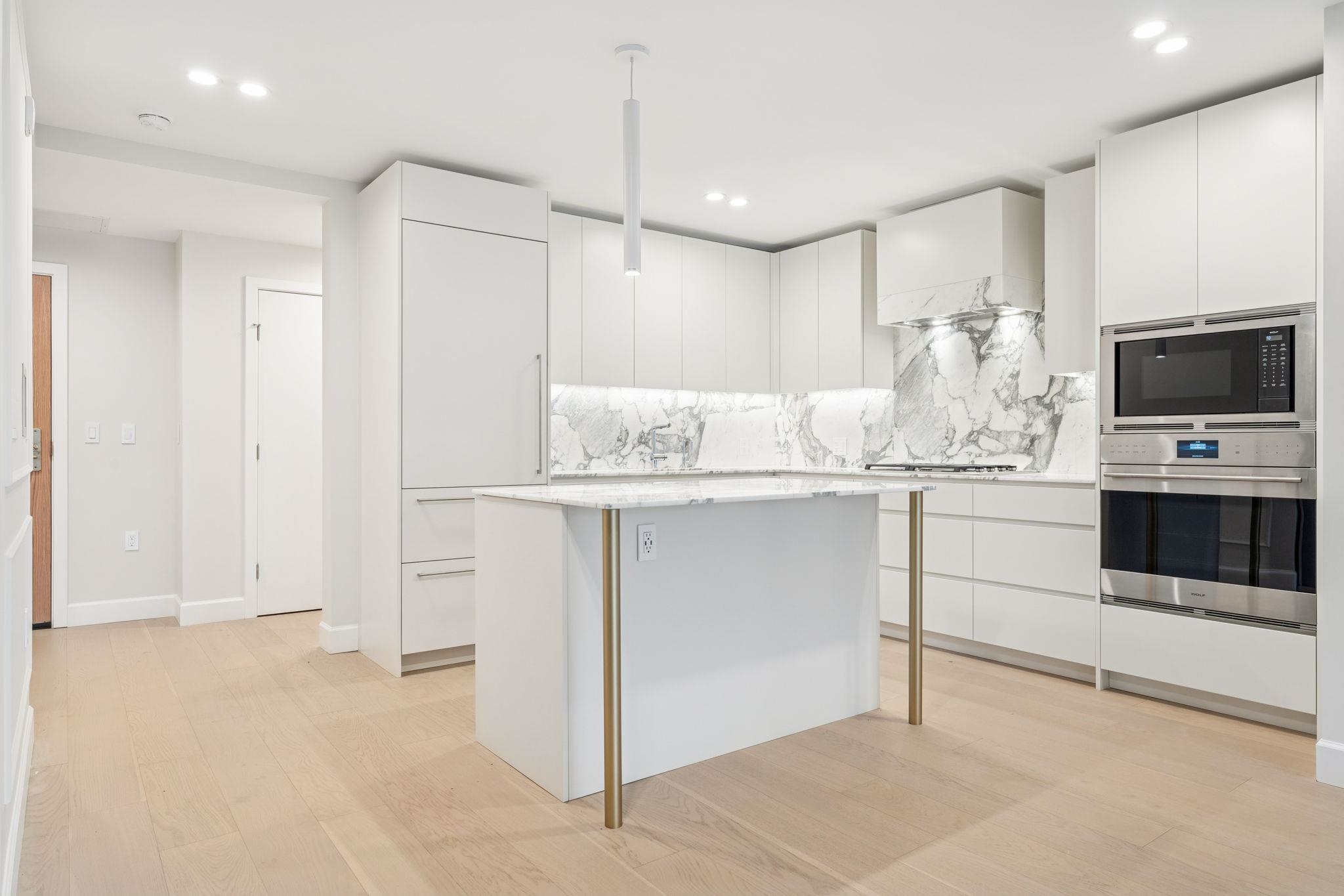 304 3668 W 10TH AVENUE Unit: 304