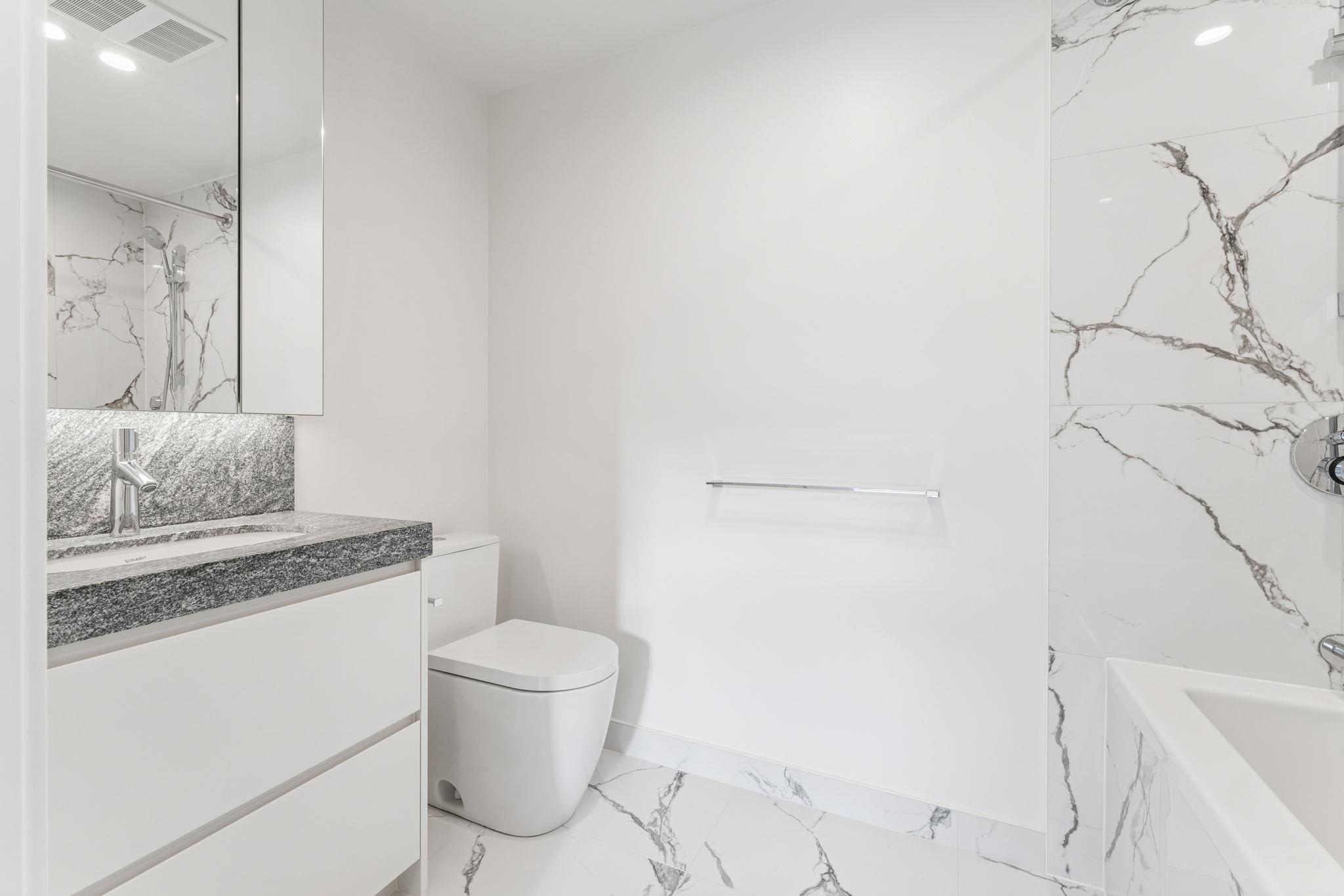 304 3668 W 10TH AVENUE Unit: 304