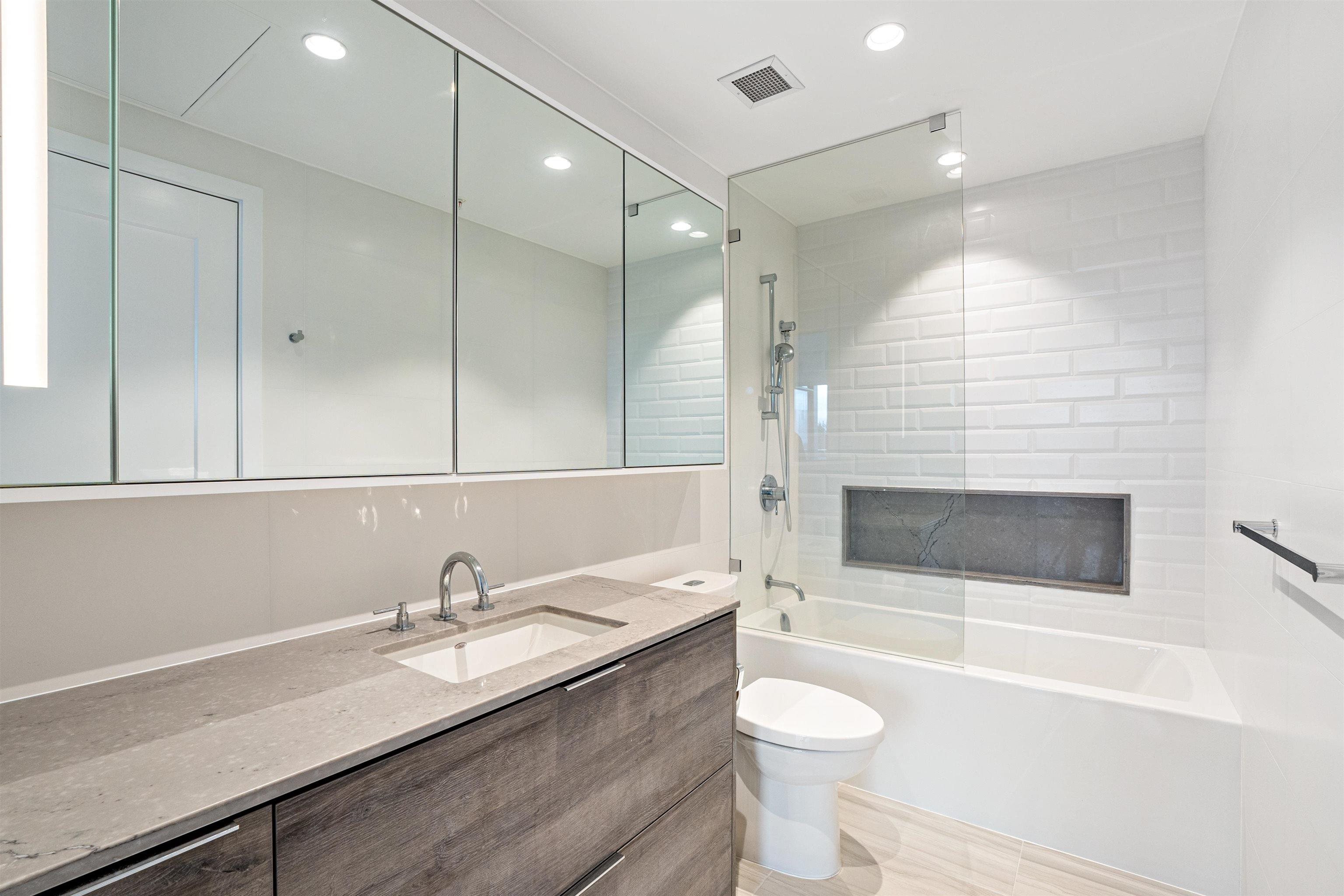1008 1045 AUSTIN AVENUE Unit: 1008