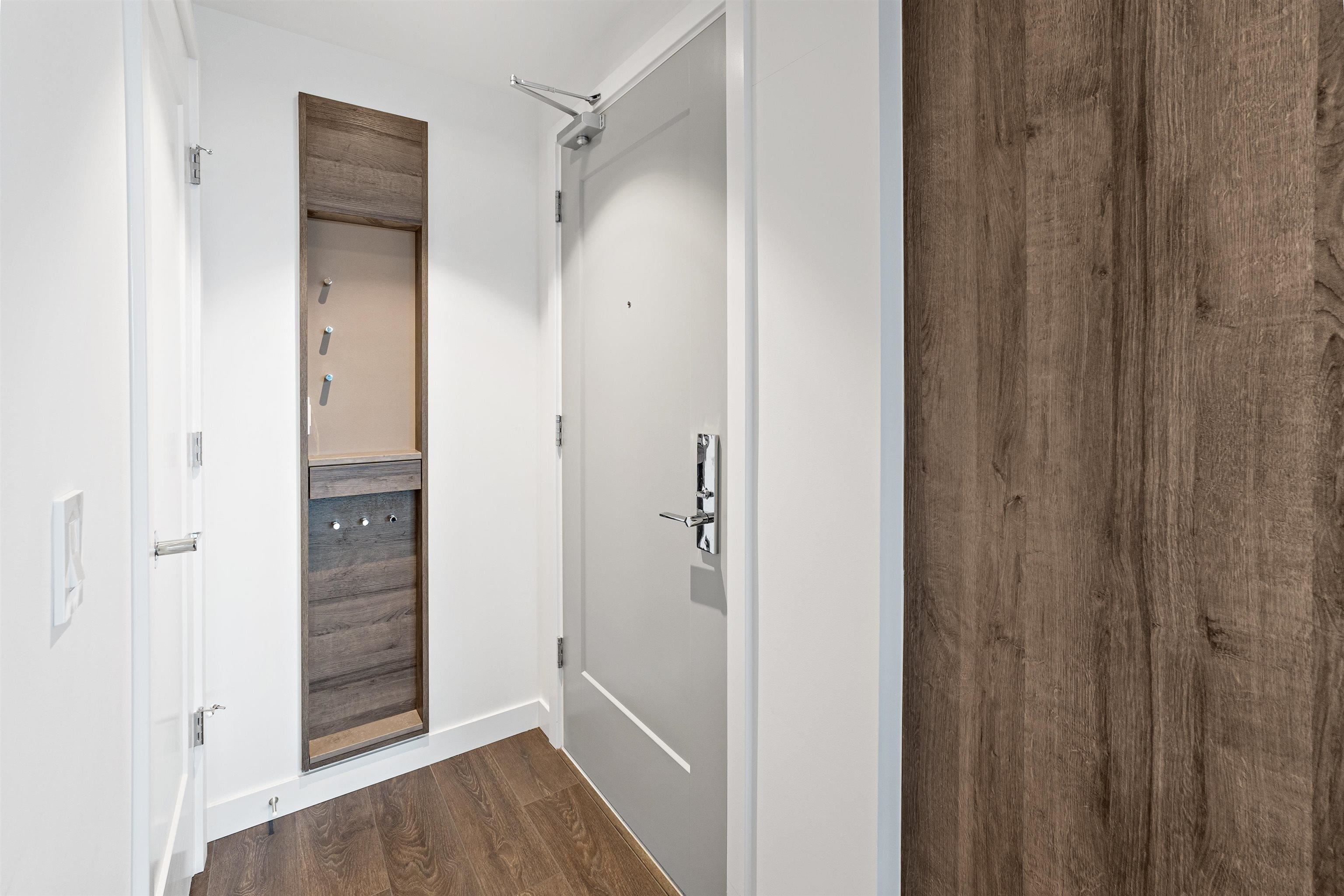 1008 1045 AUSTIN AVENUE Unit: 1008