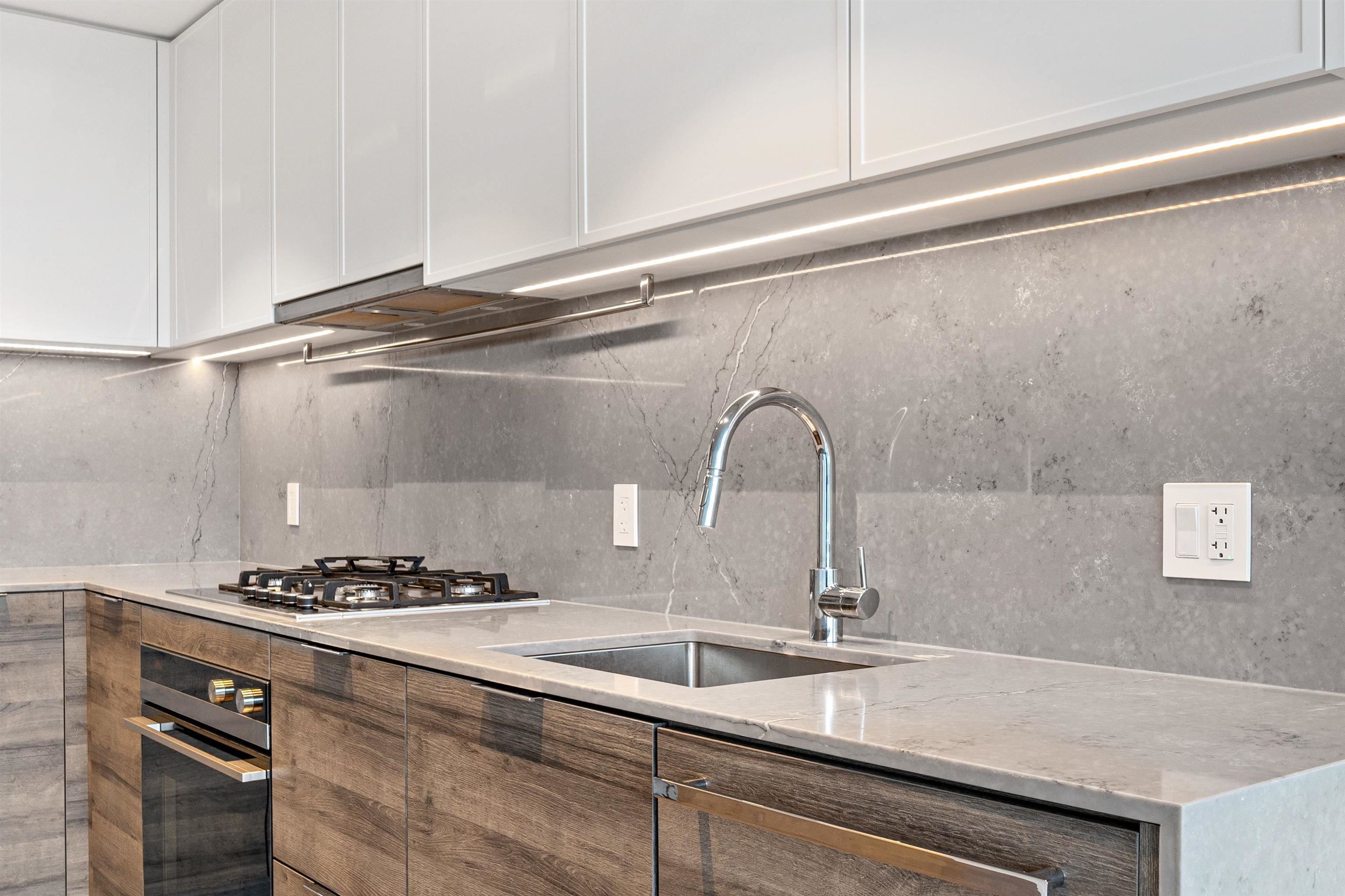 1008 1045 AUSTIN AVENUE Unit: 1008