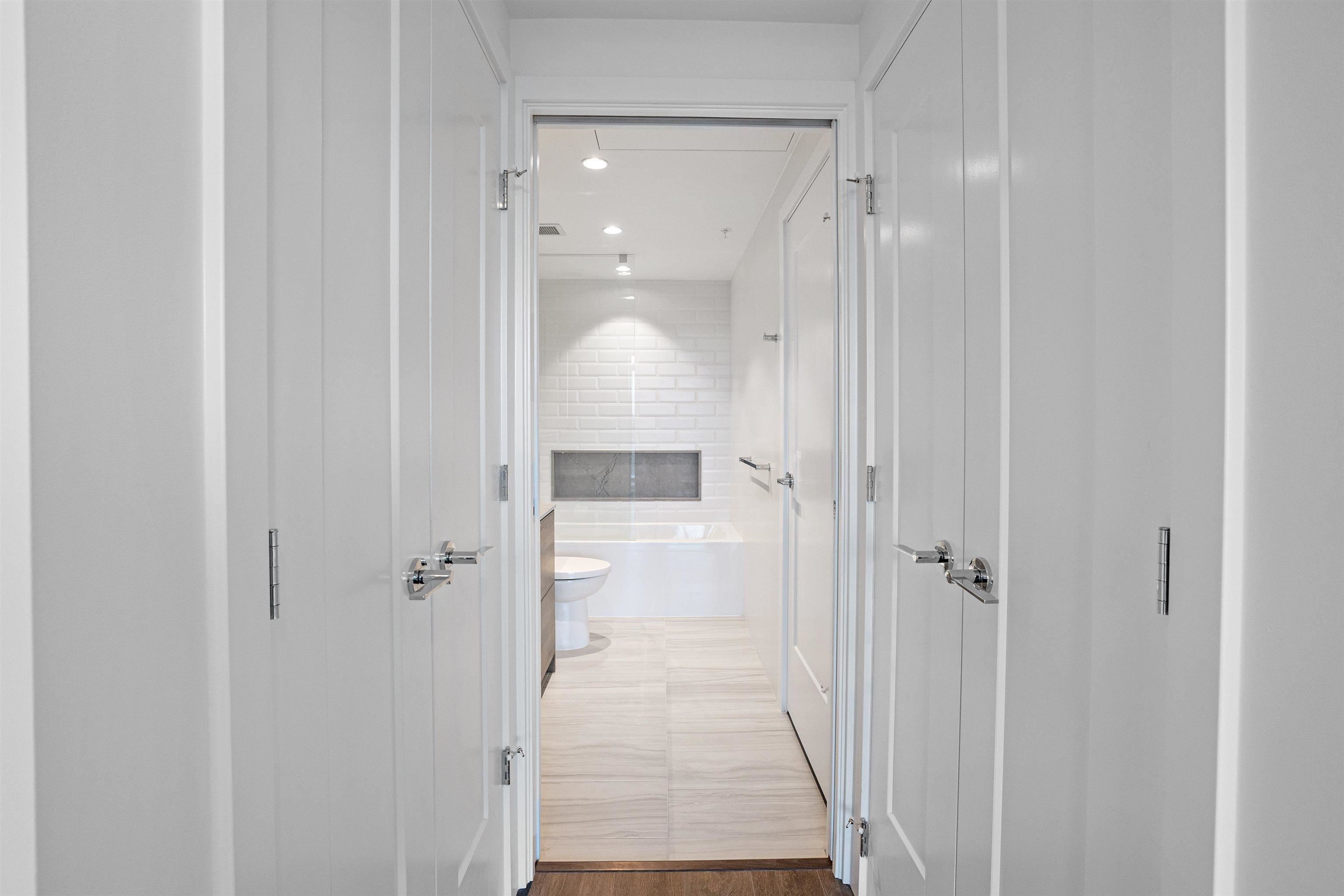 1008 1045 AUSTIN AVENUE Unit: 1008