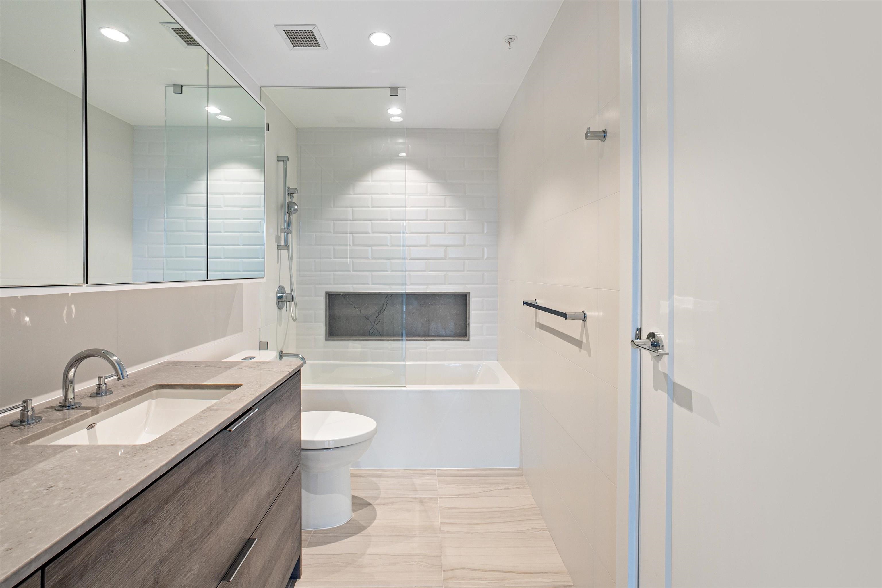 1008 1045 AUSTIN AVENUE Unit: 1008