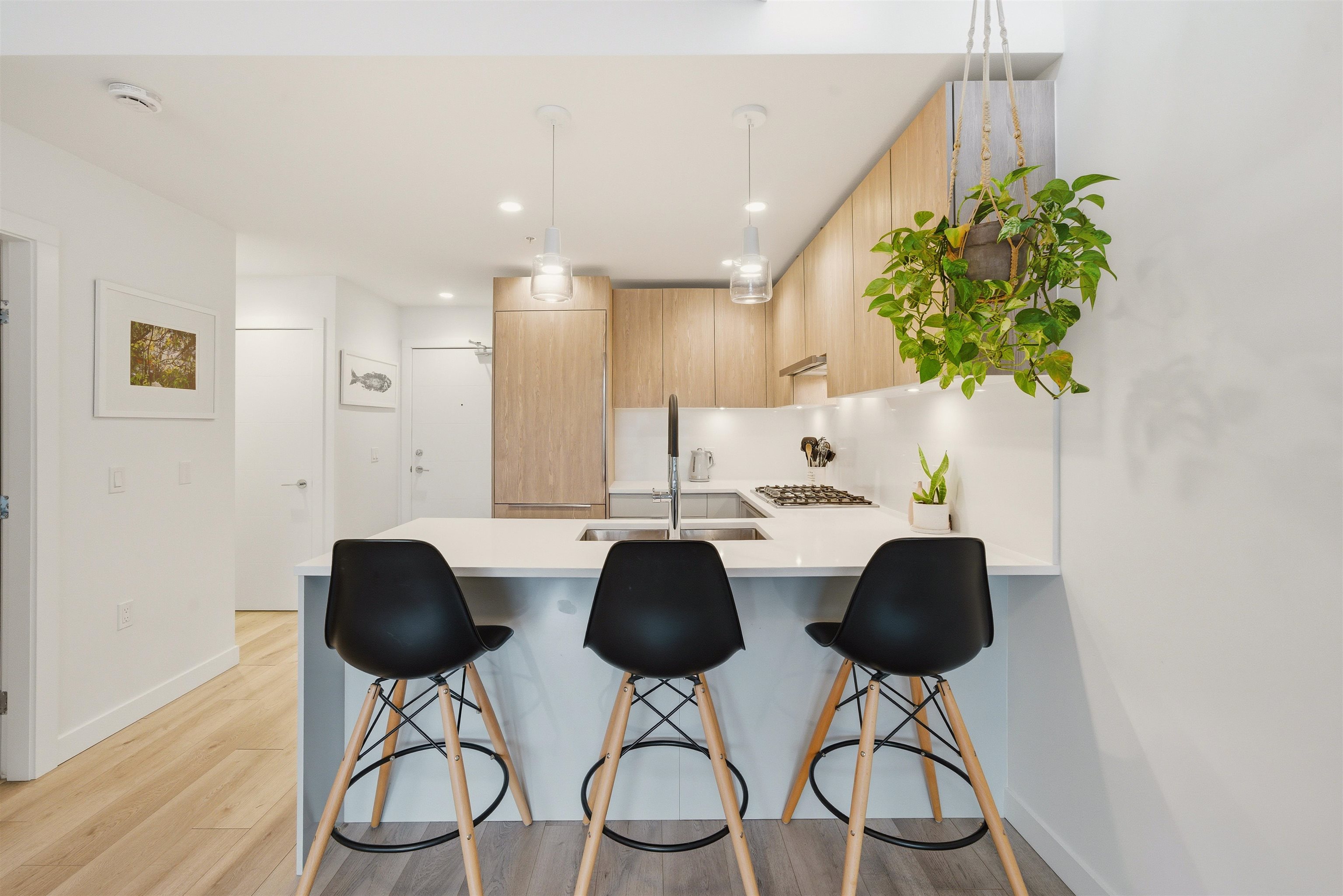 607 128 E 8TH STREET Unit: 607