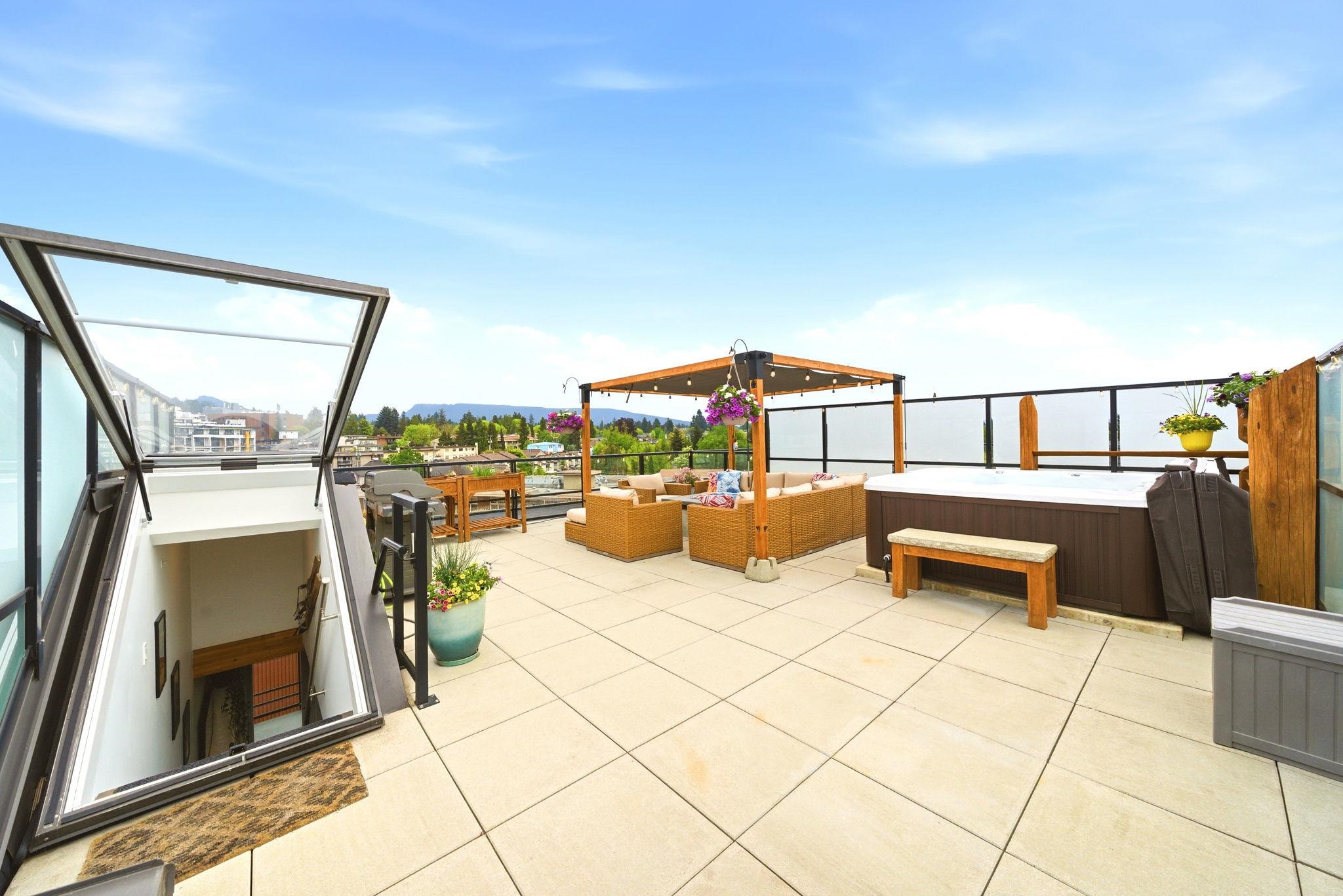 607 128 E 8TH STREET Unit: 607