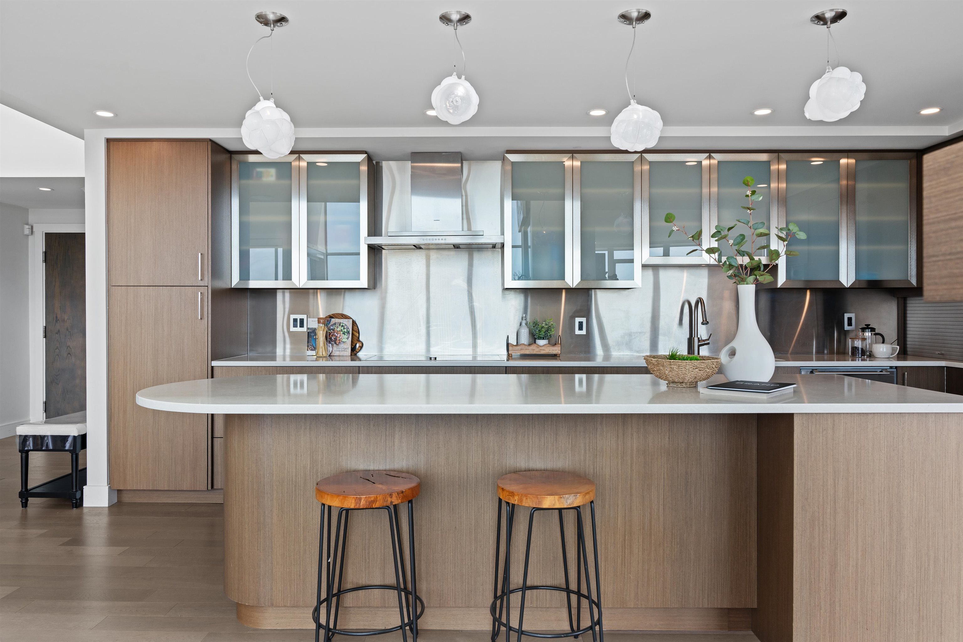2403 1500 HOWE STREET Unit: 2403