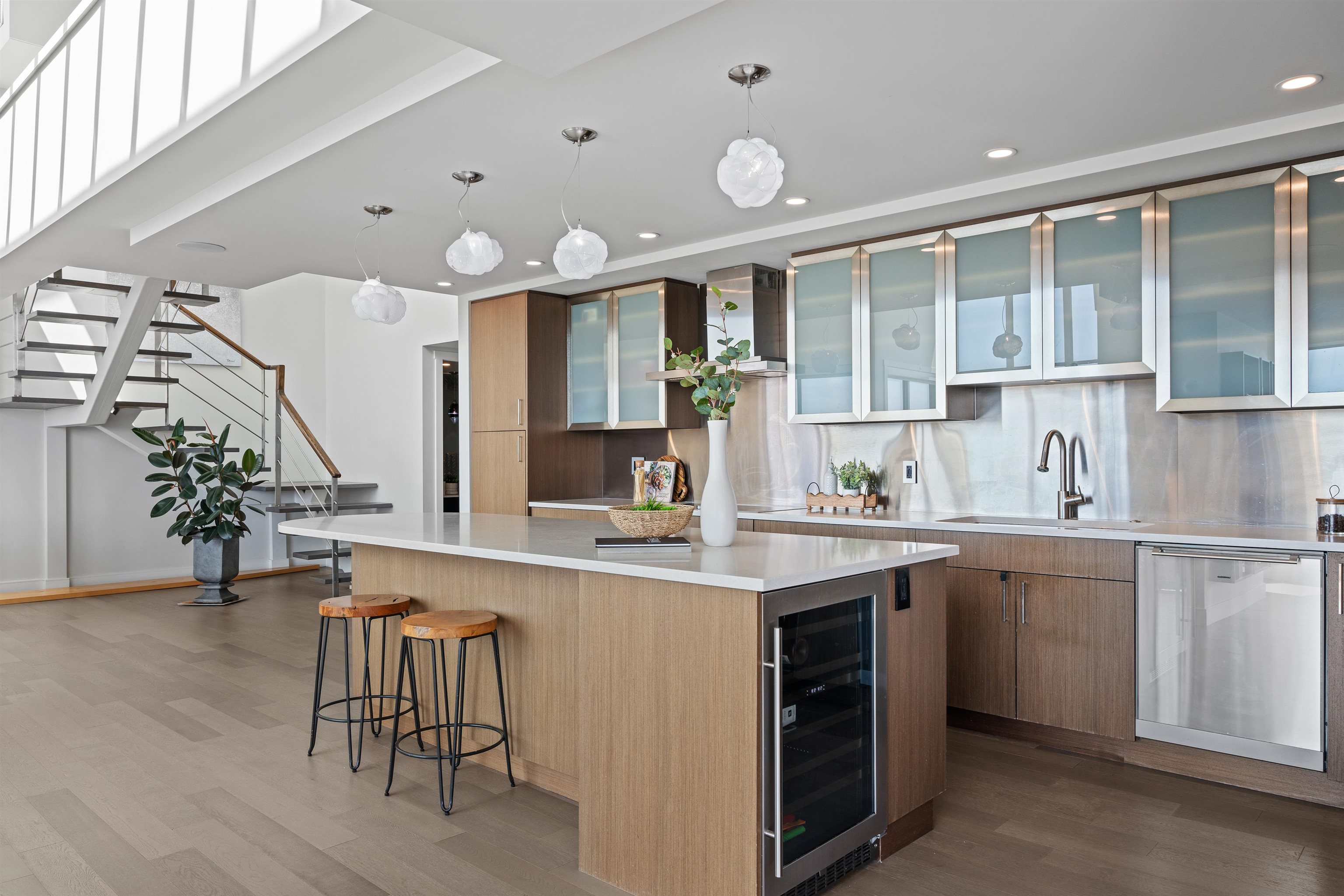 2403 1500 HOWE STREET Unit: 2403