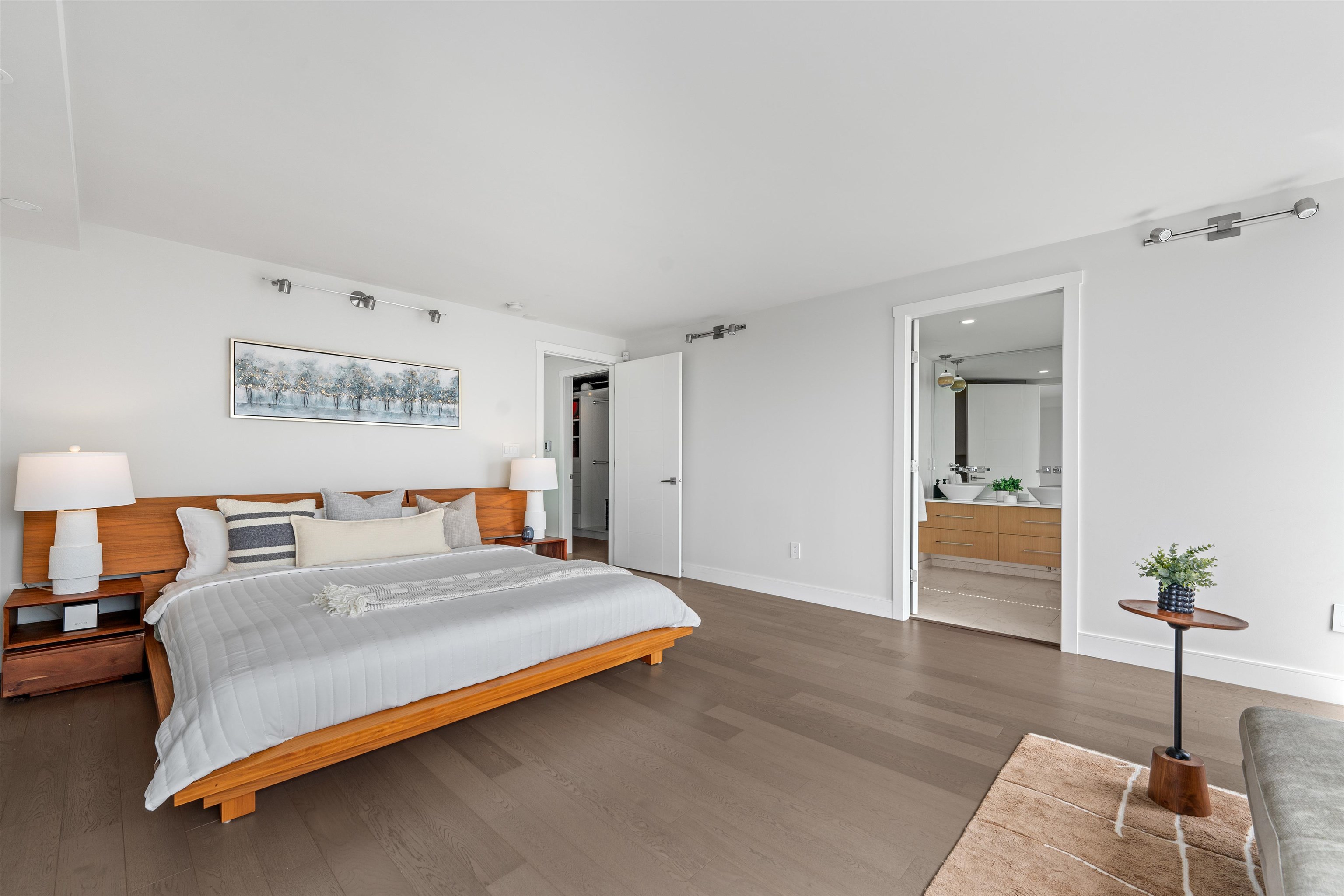 2403 1500 HOWE STREET Unit: 2403