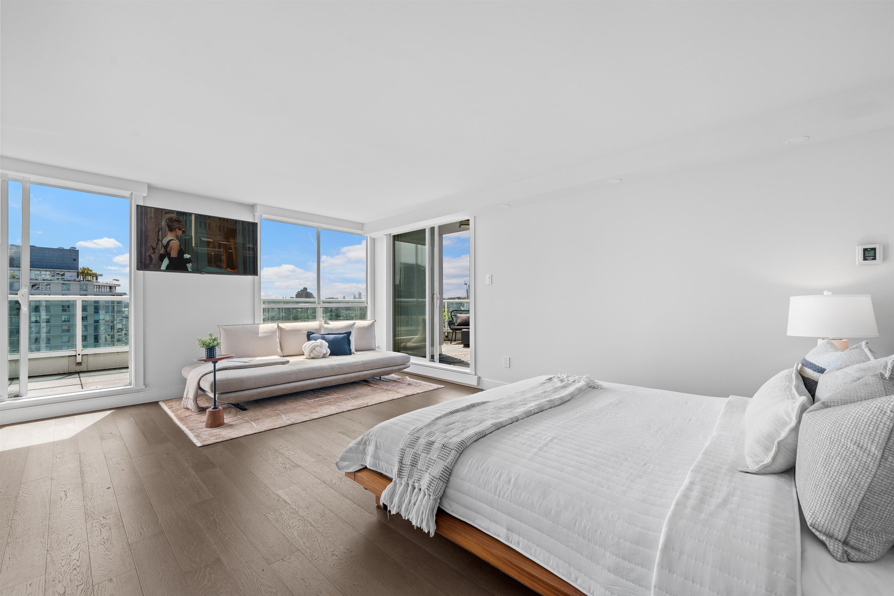 2403 1500 HOWE STREET Unit: 2403
