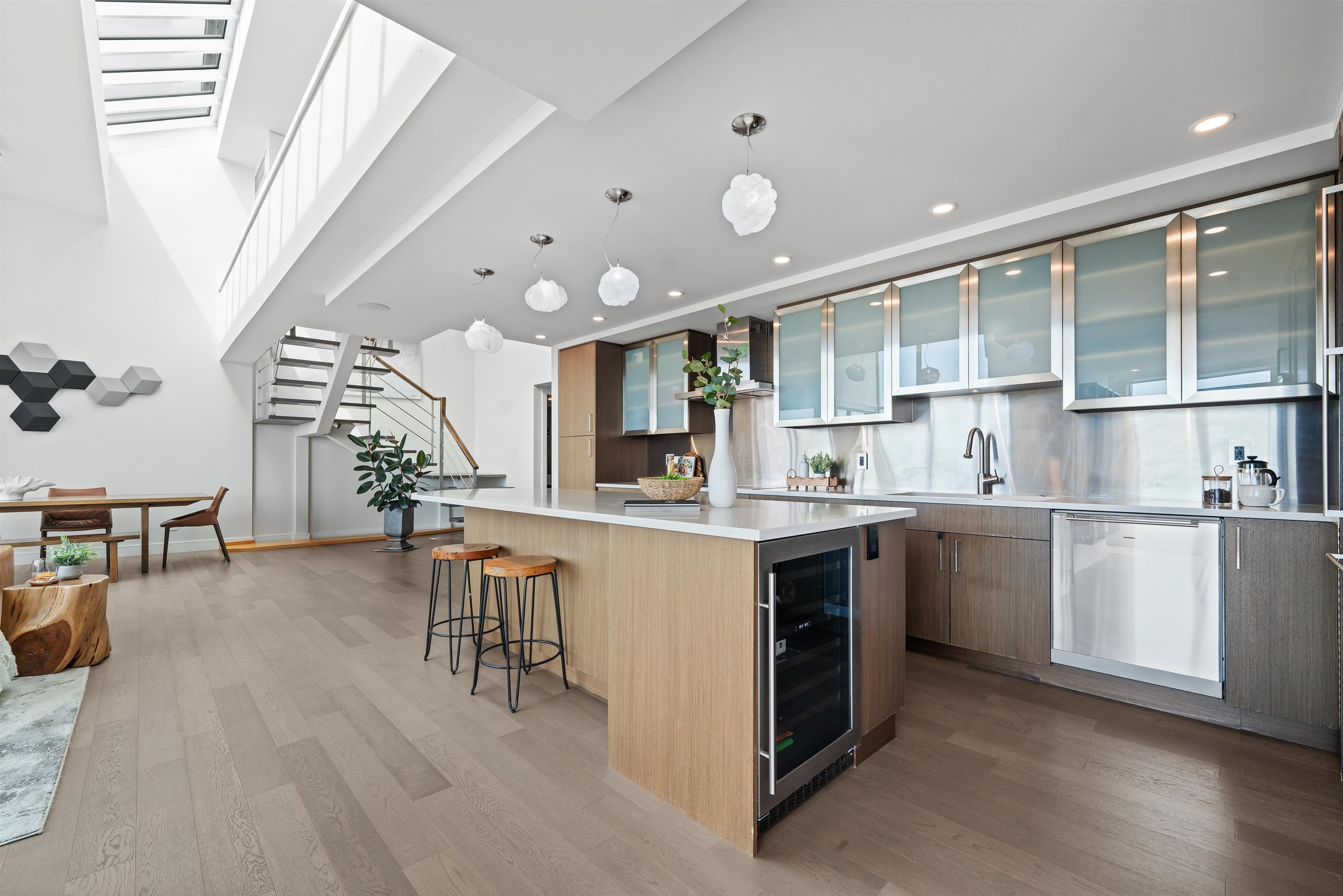 2403 1500 HOWE STREET Unit: 2403