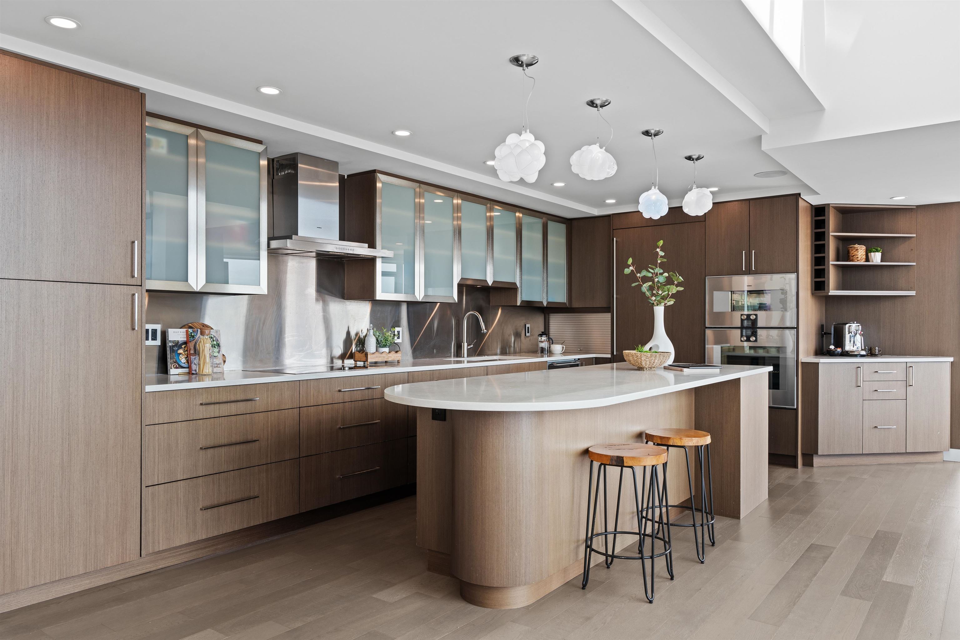 2403 1500 HOWE STREET Unit: 2403
