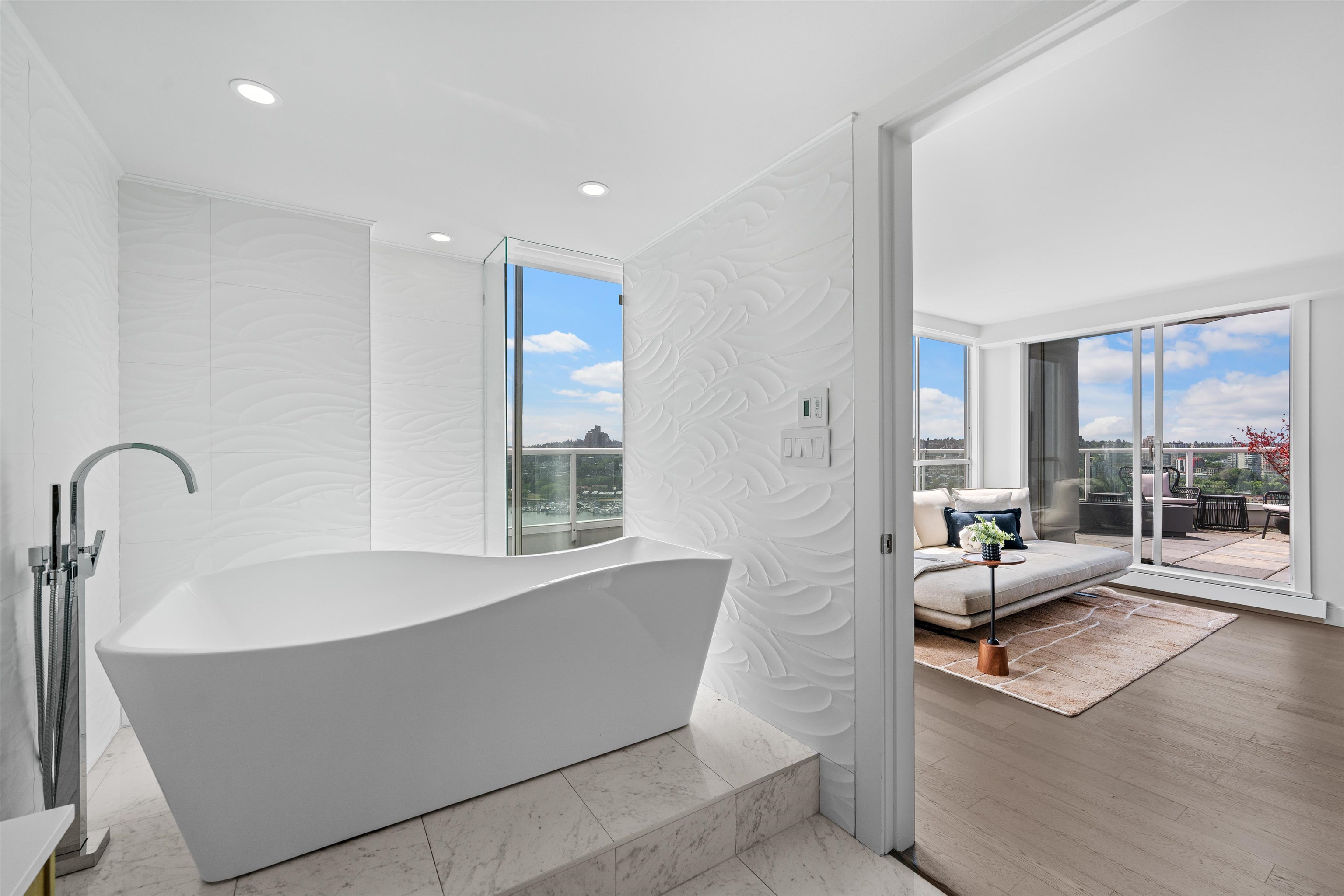 2403 1500 HOWE STREET Unit: 2403
