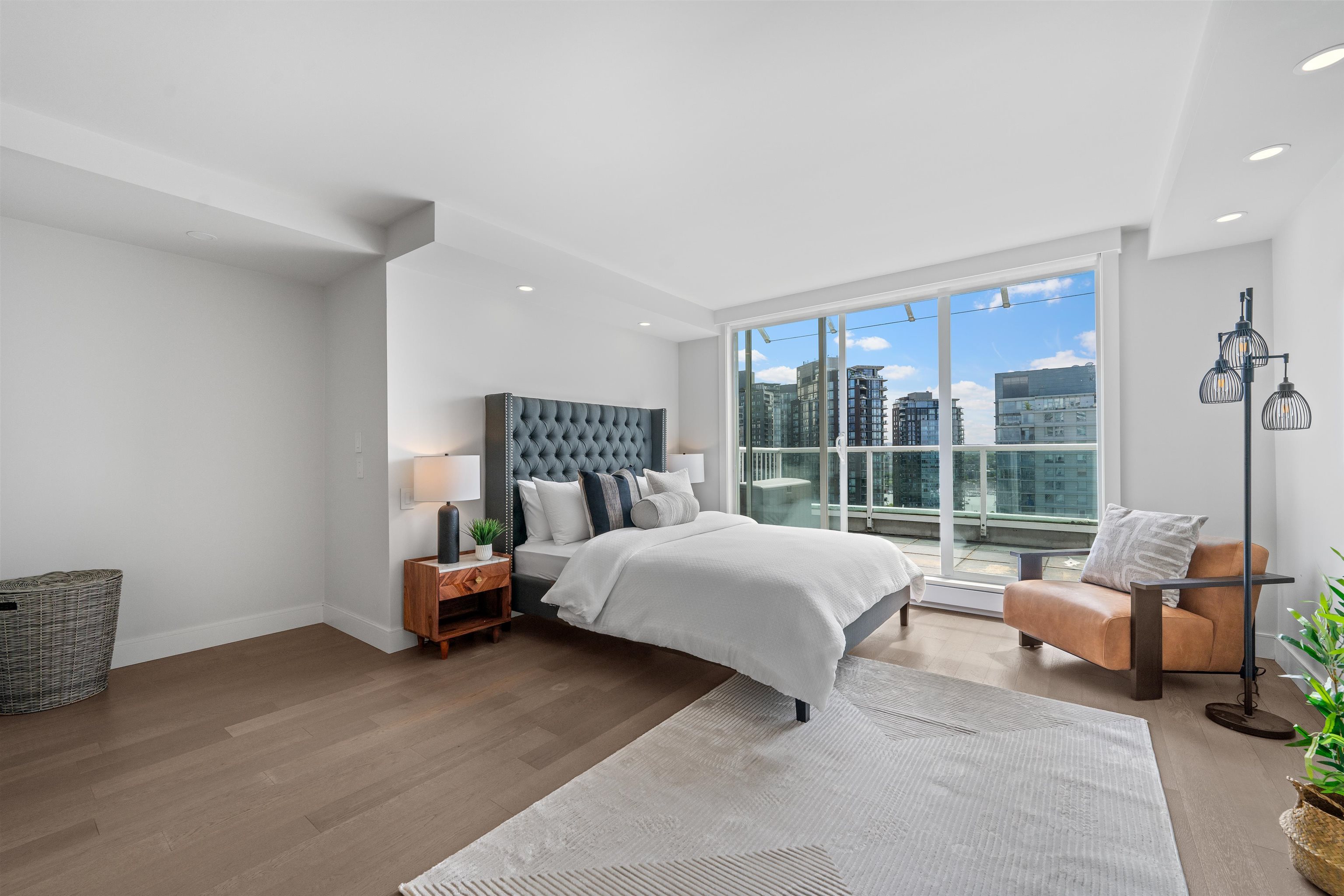 2403 1500 HOWE STREET Unit: 2403