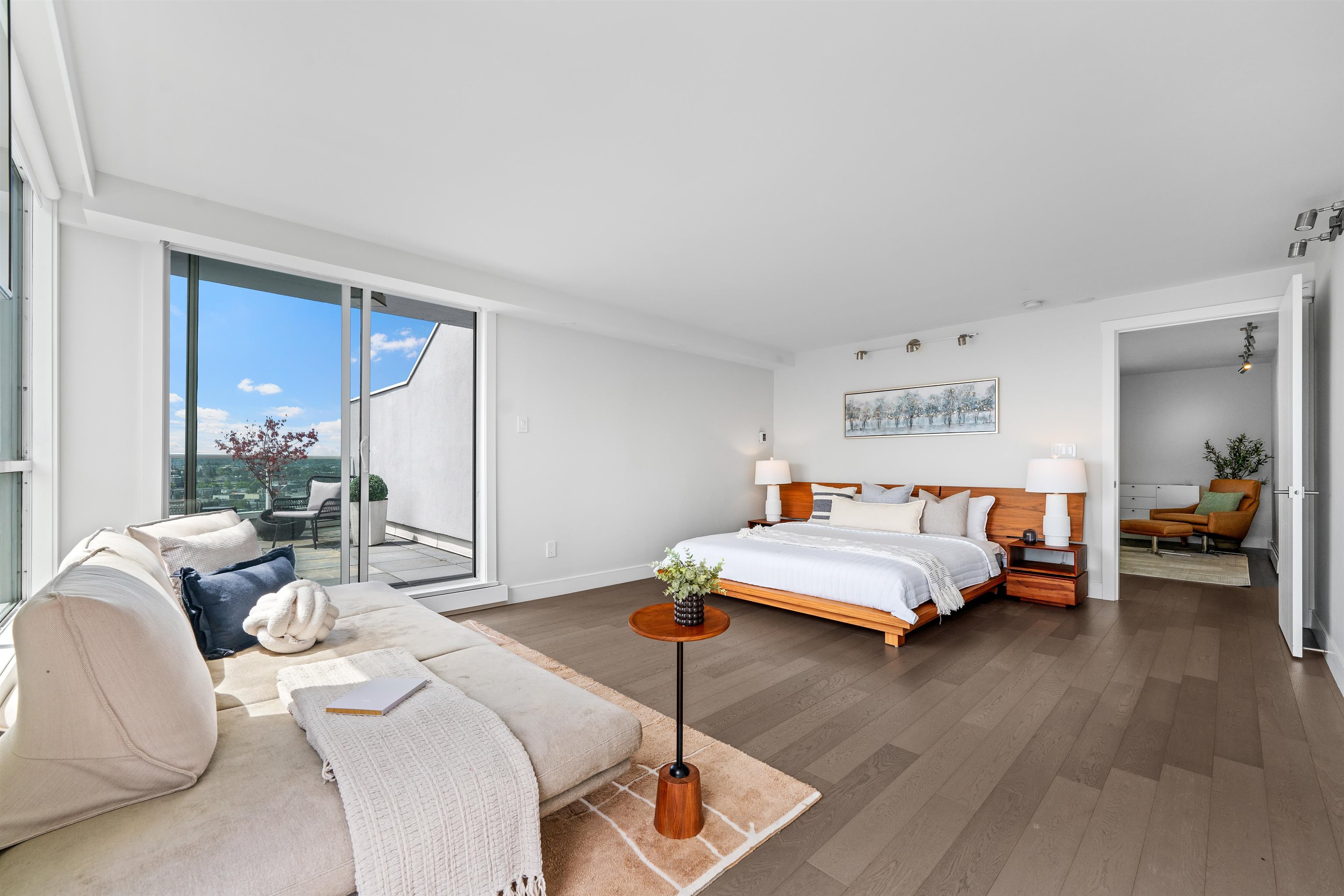 2403 1500 HOWE STREET Unit: 2403