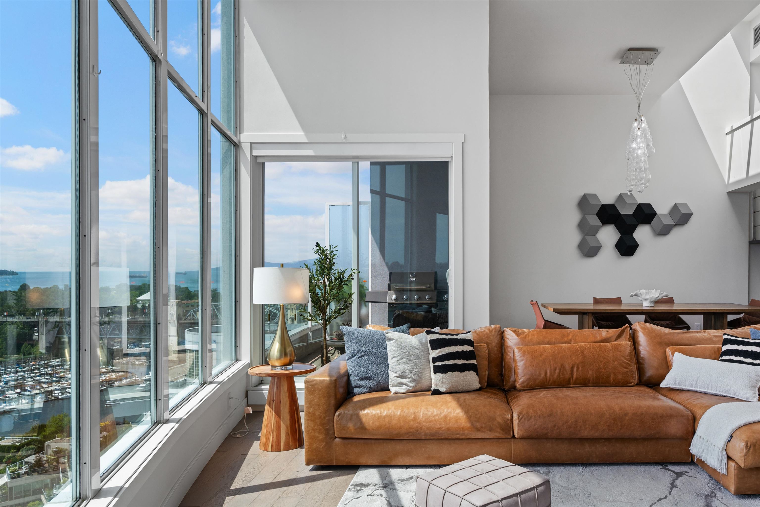 2403 1500 HOWE STREET Unit: 2403