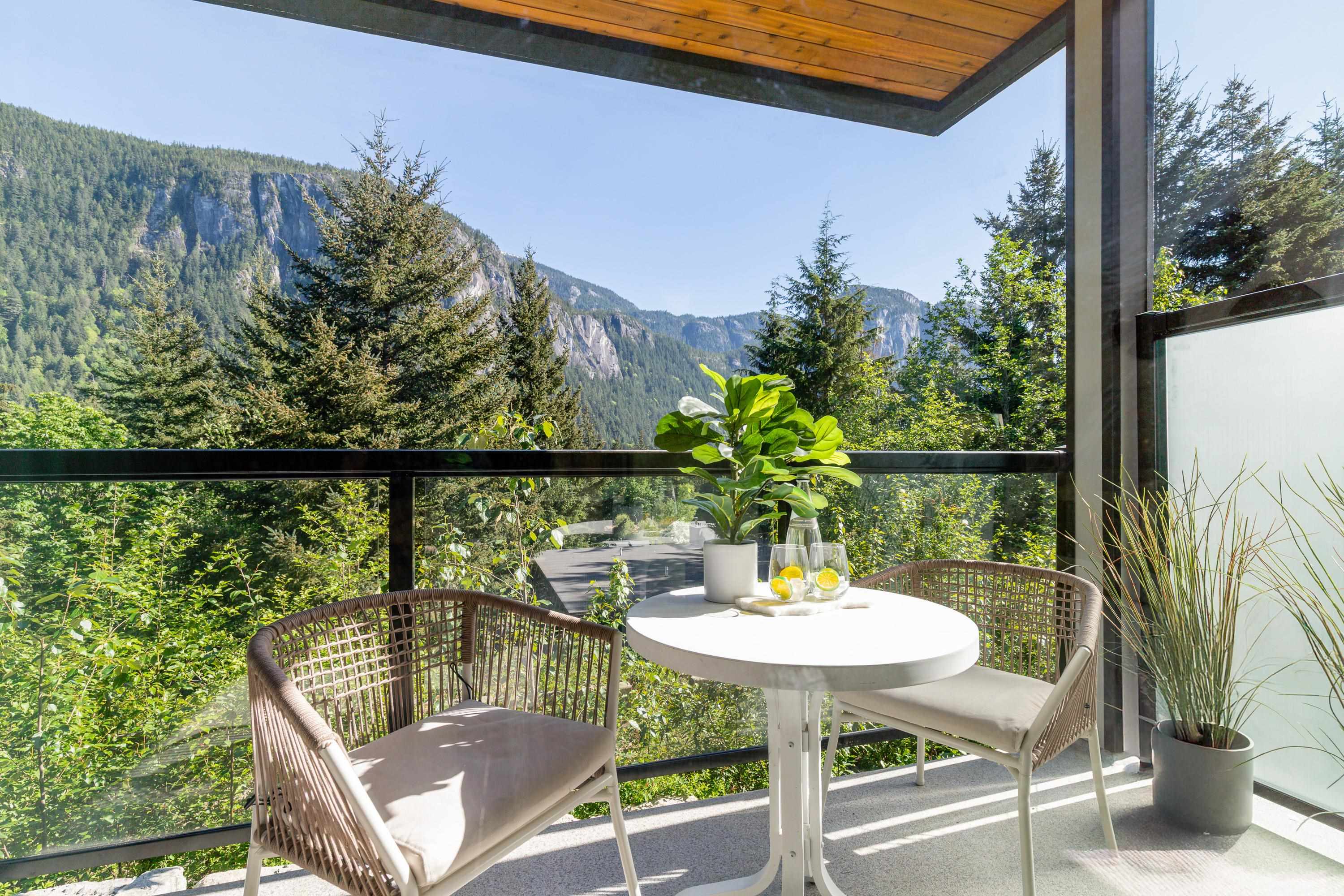 2 2098 CRUMPIT WOODS DRIVE Unit: 2