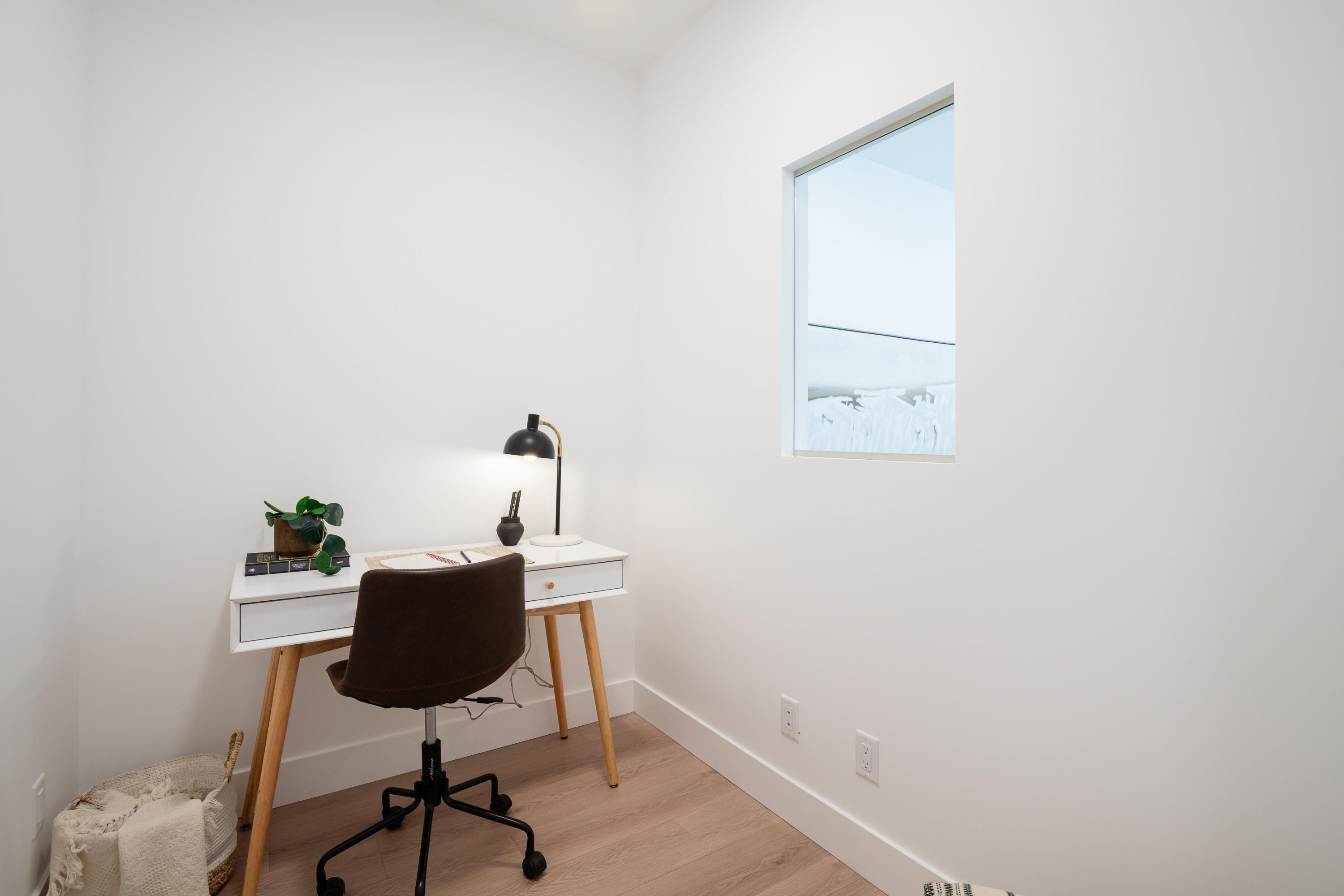 2 2098 CRUMPIT WOODS DRIVE Unit: 2