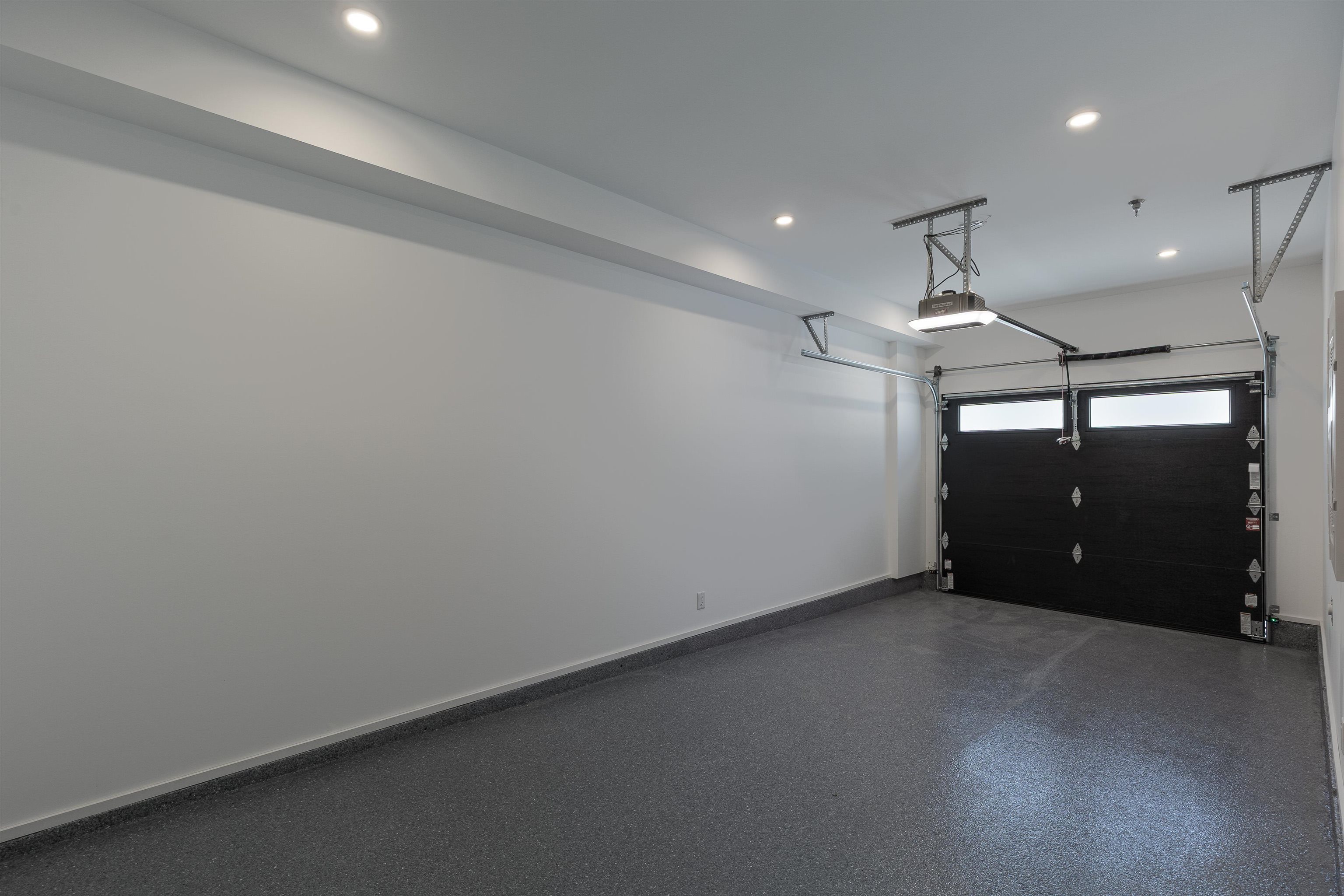 4 2098 CRUMPIT WOODS DRIVE Unit: 4
