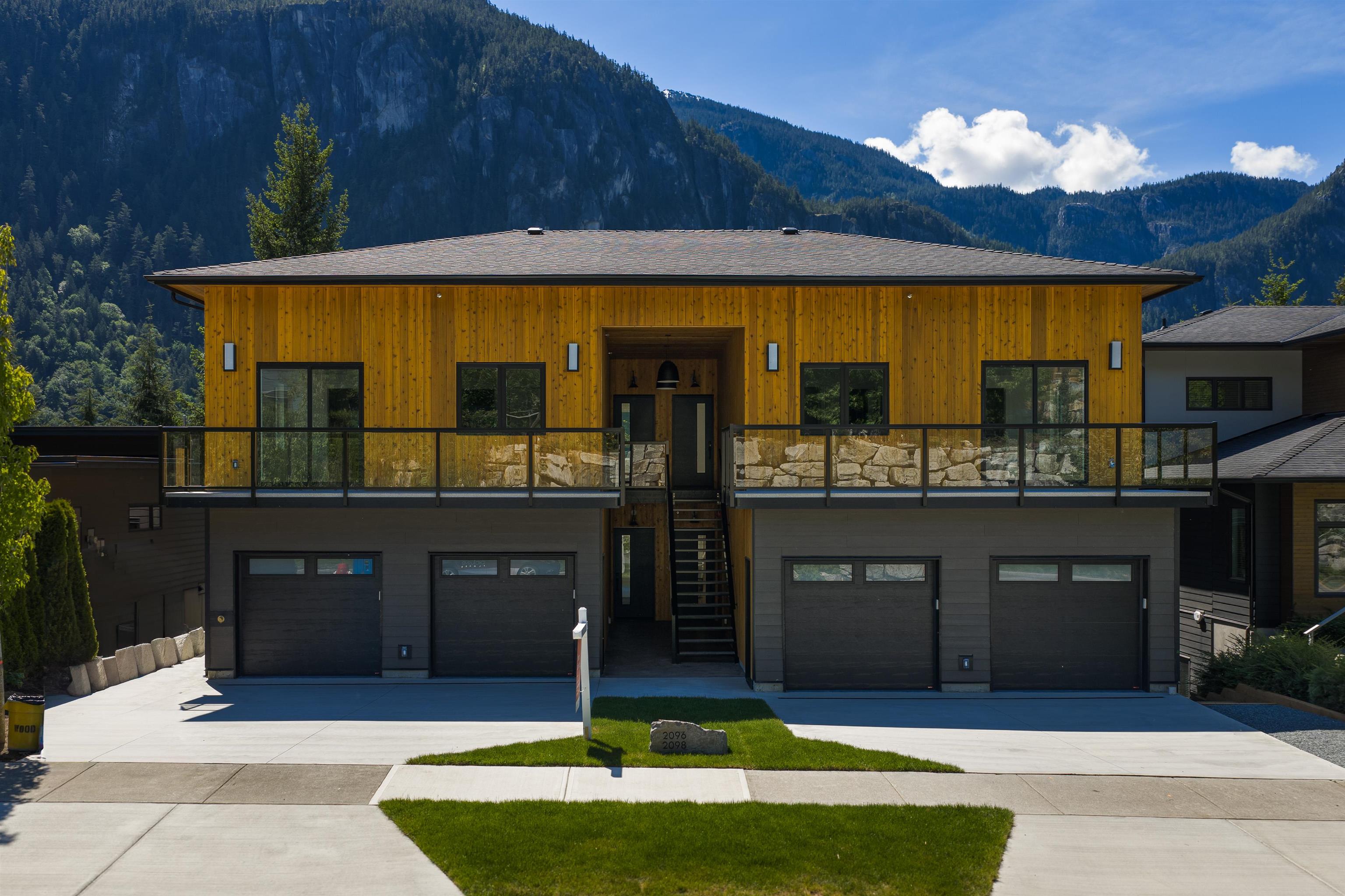 4 2098 CRUMPIT WOODS DRIVE Unit: 4