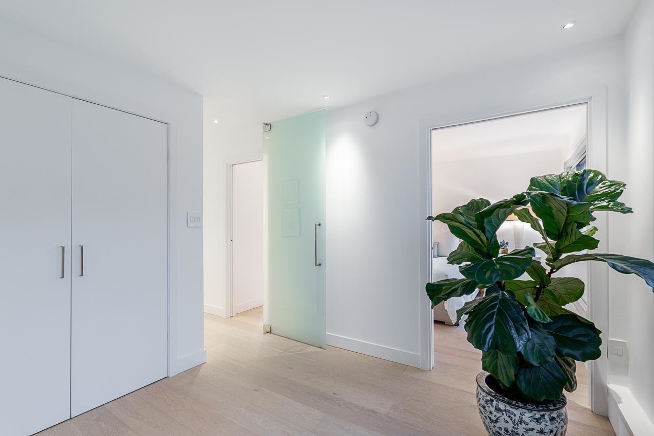 807 150 24TH STREET Unit: 807