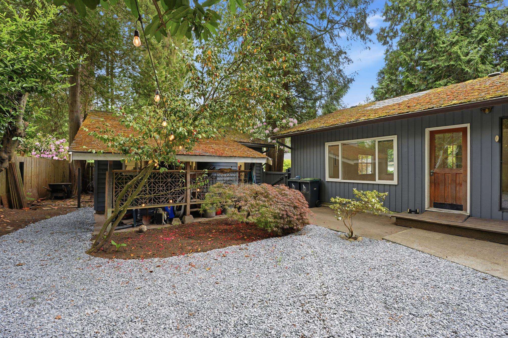 909 SEYMOUR BOULEVARD