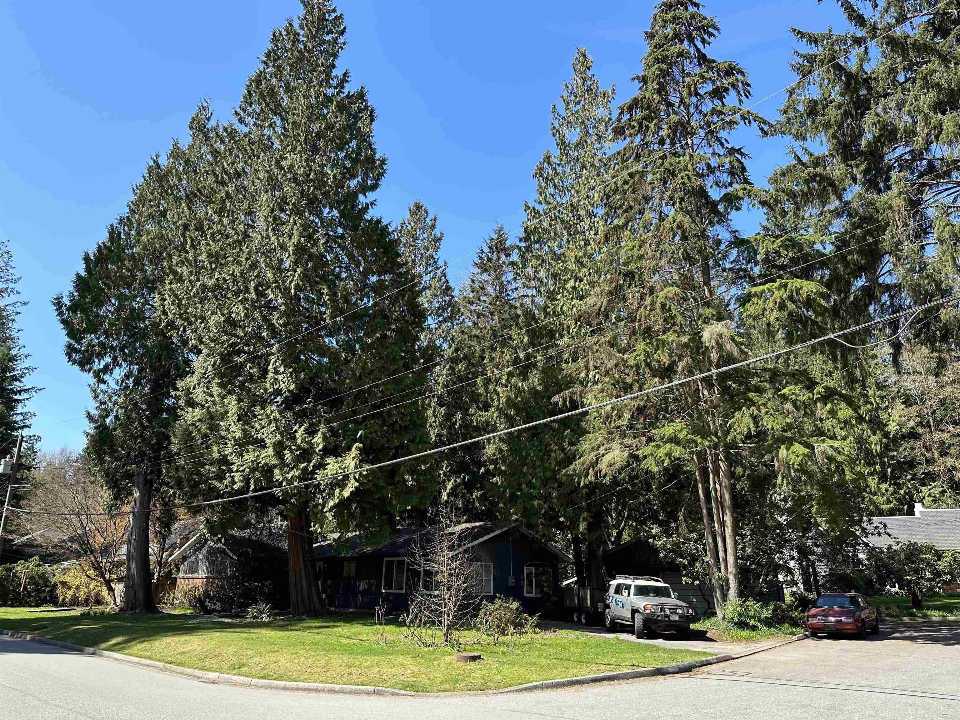 909 SEYMOUR BOULEVARD