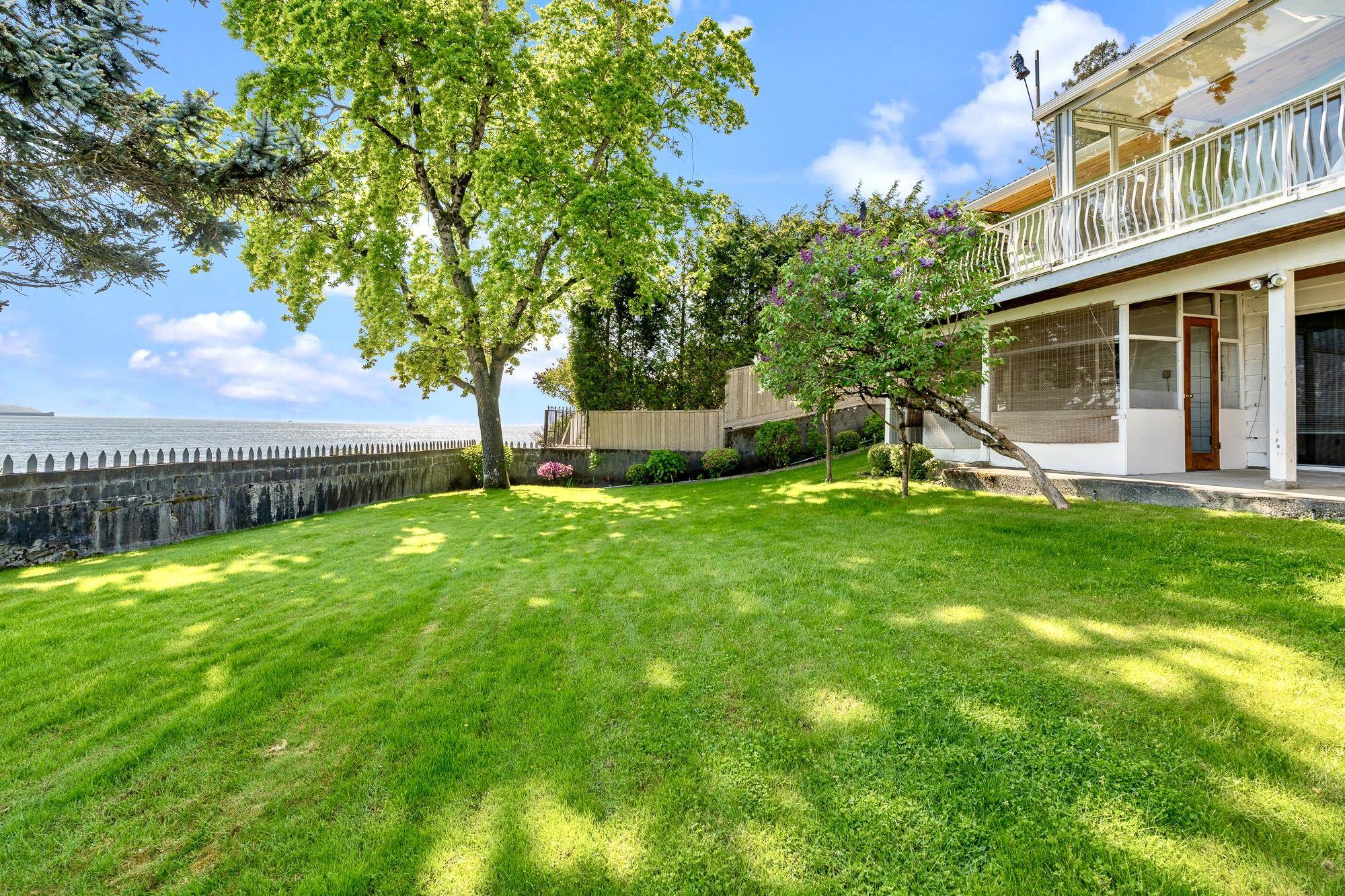 2560 BELLEVUE AVENUE