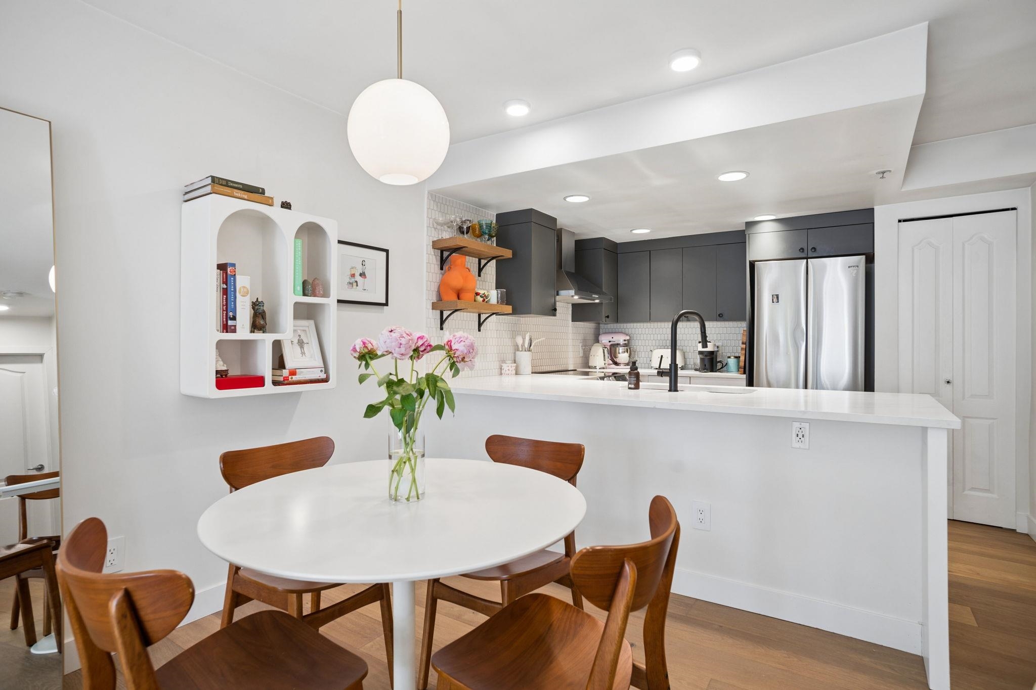 15 3036 W 4TH AVENUE Unit: 15