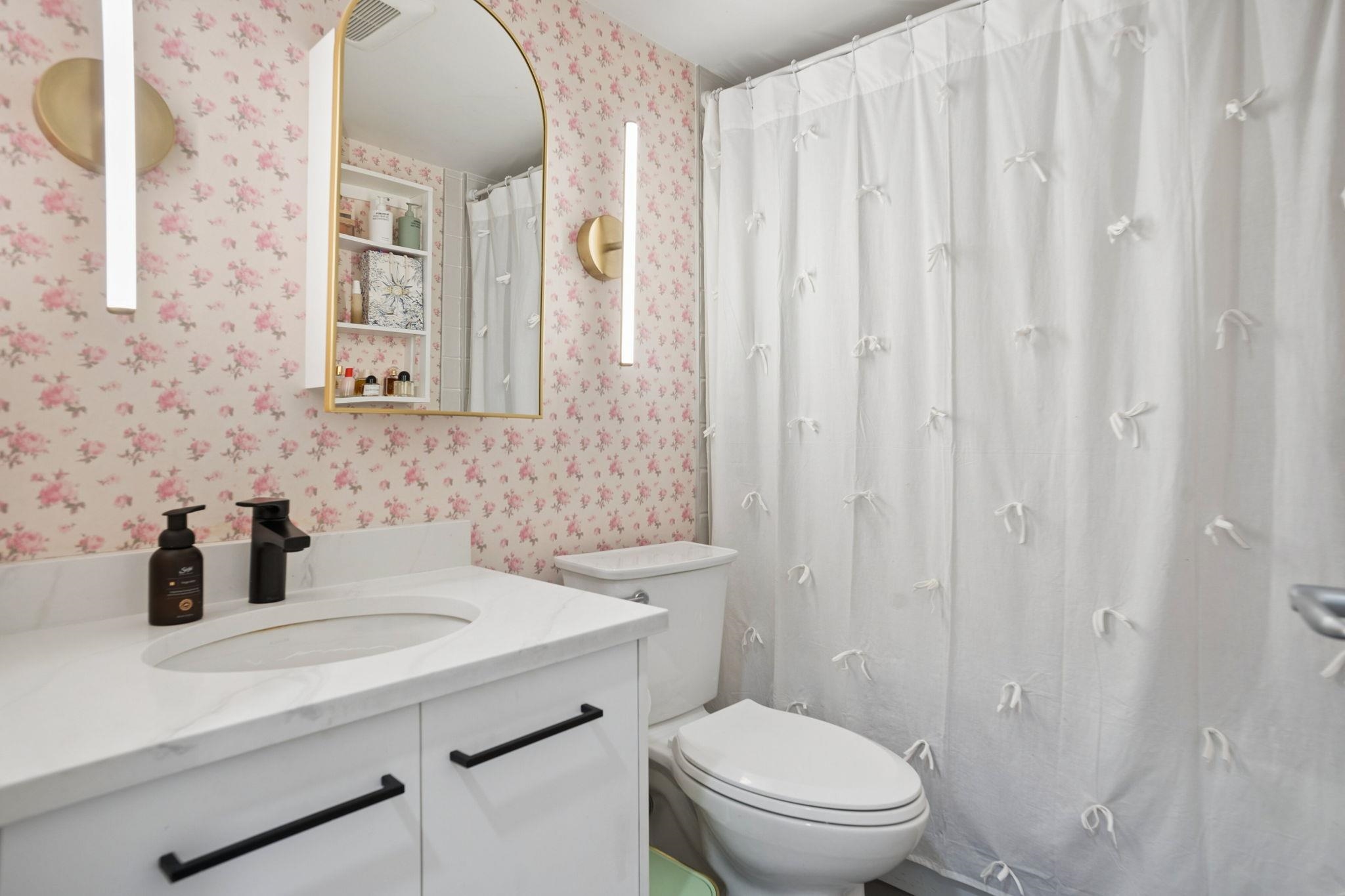 15 3036 W 4TH AVENUE Unit: 15