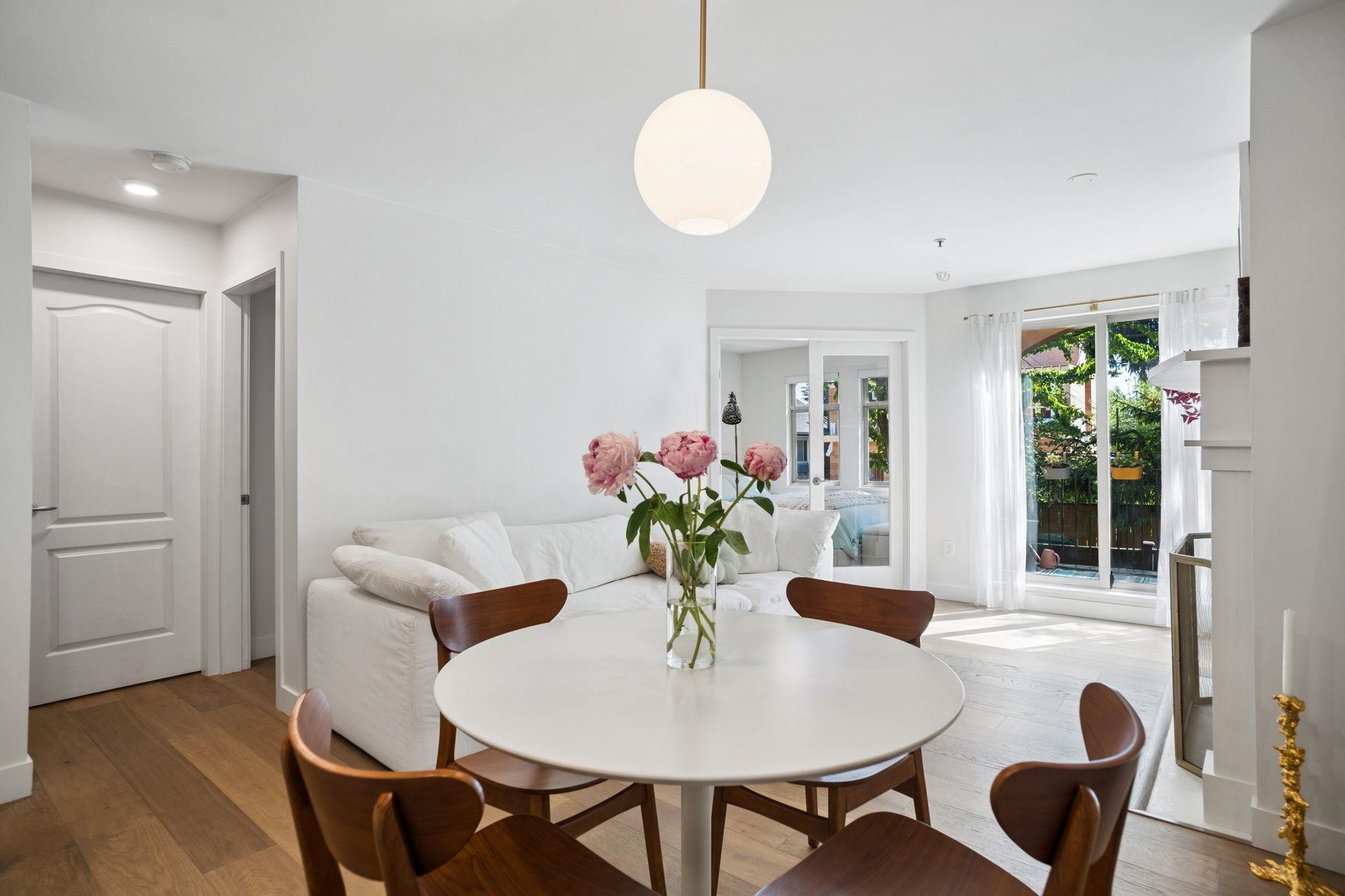 15 3036 W 4TH AVENUE Unit: 15