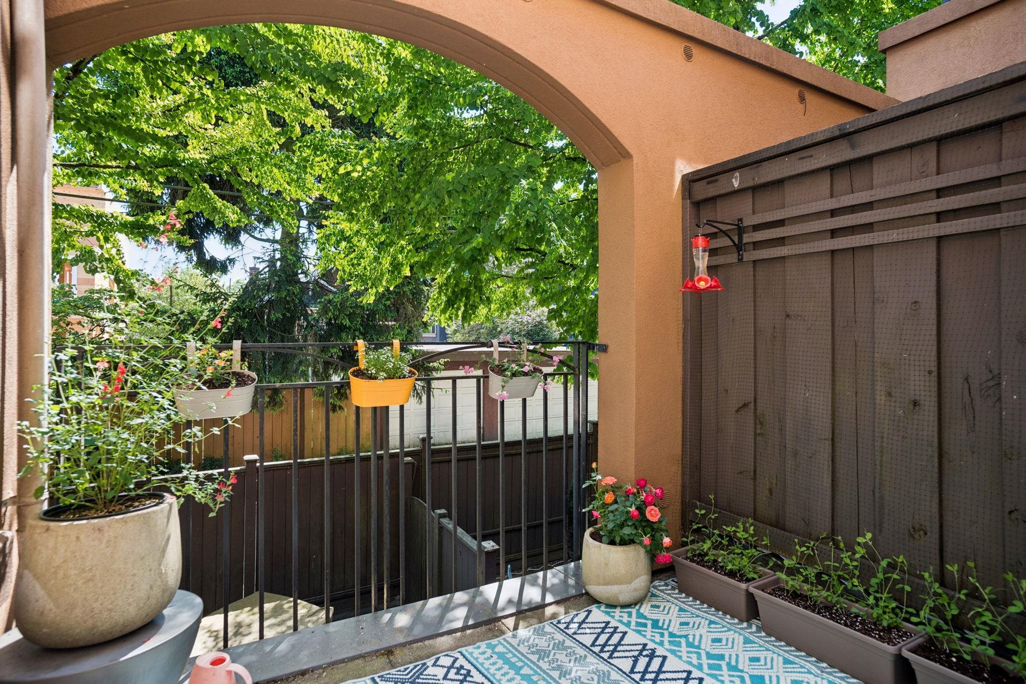 15 3036 W 4TH AVENUE Unit: 15