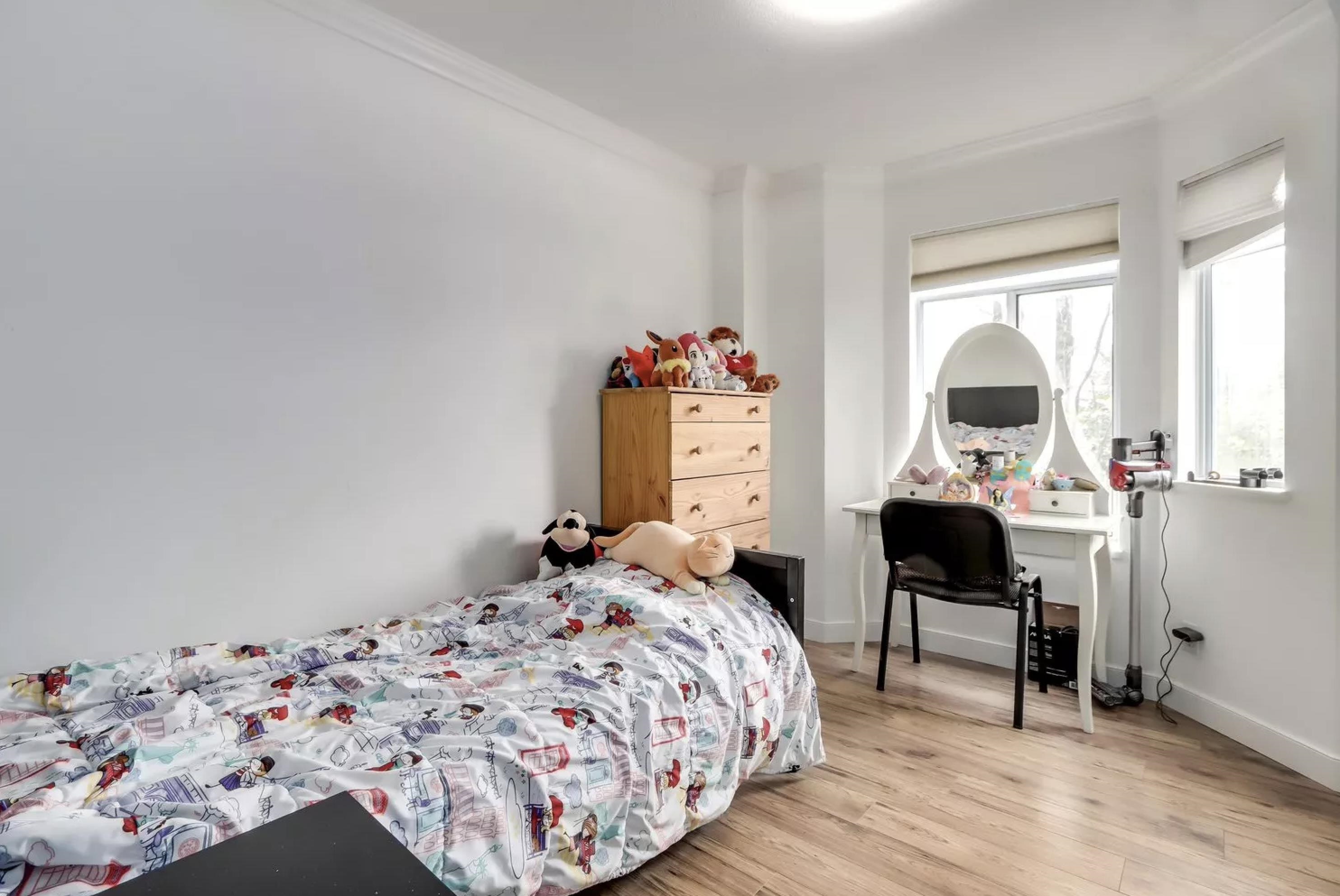37 7188 EDMONDS STREET Unit: 37