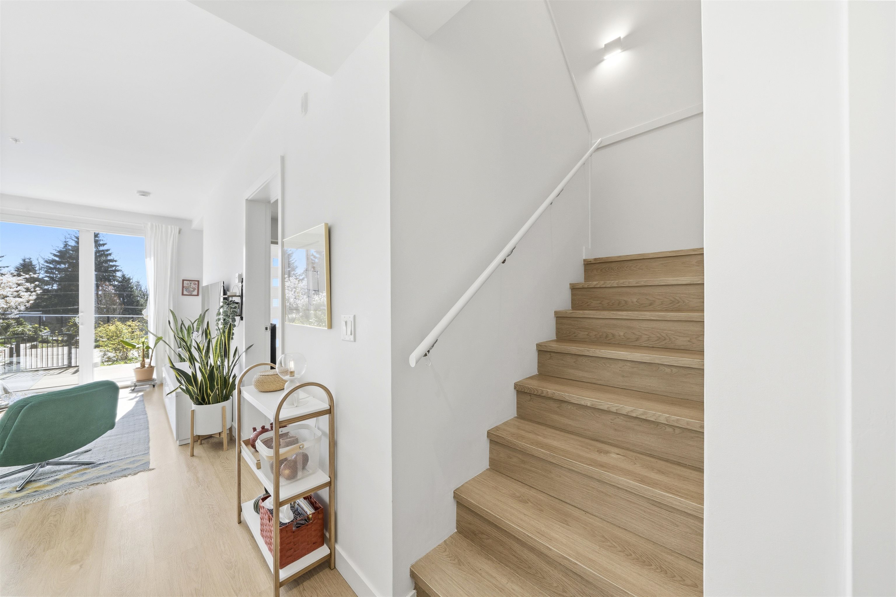 209 9888 UNIVERSITY CRESCENT Unit: 209